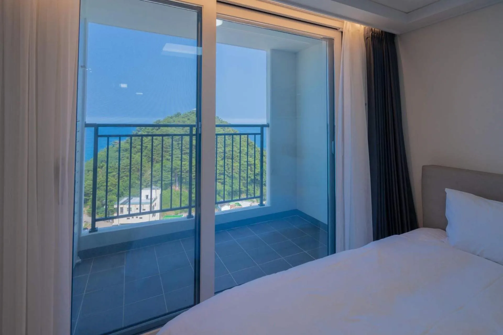 Bed in The Ocean by Owners hotel Yangyang