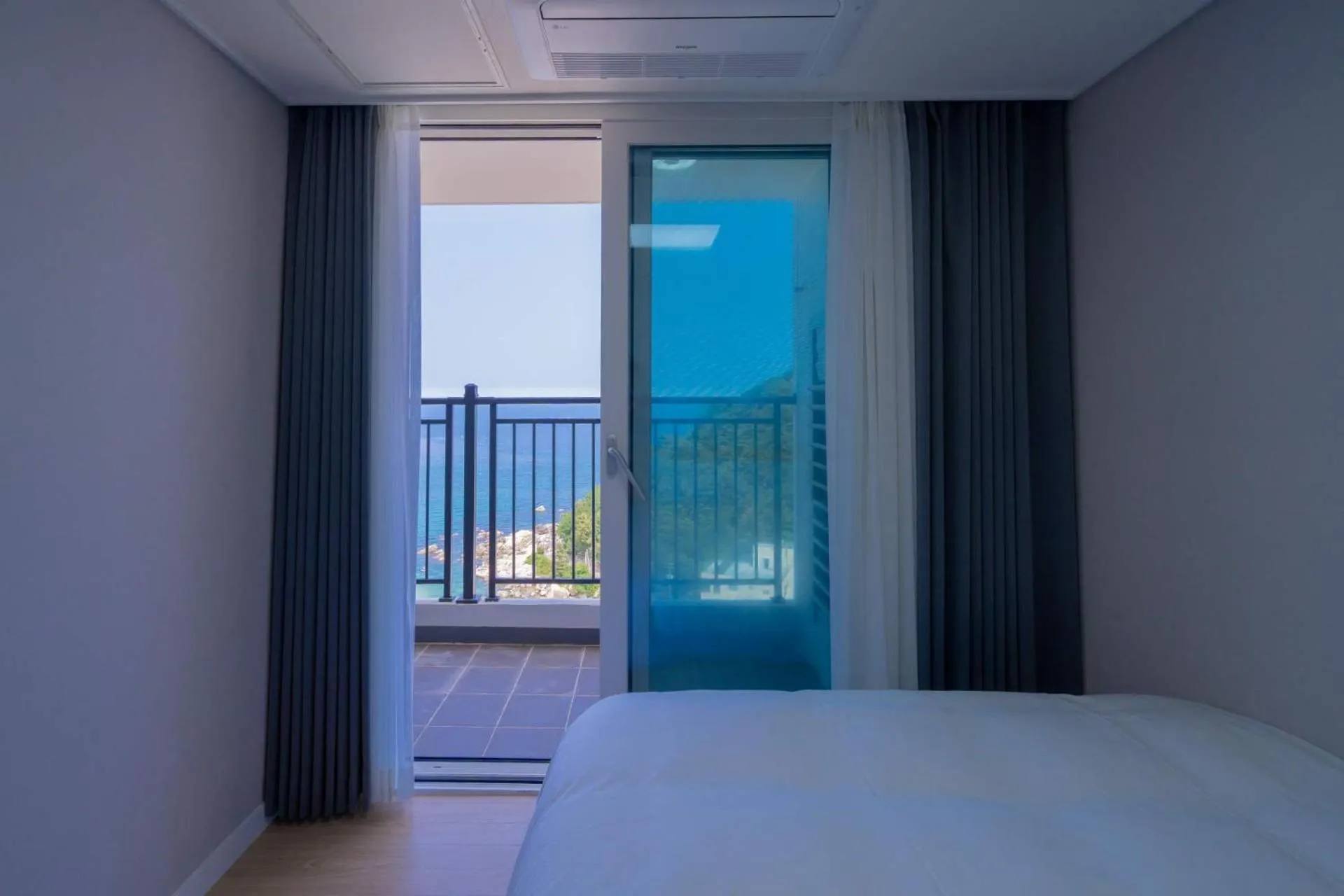 Bed in The Ocean by Owners hotel Yangyang