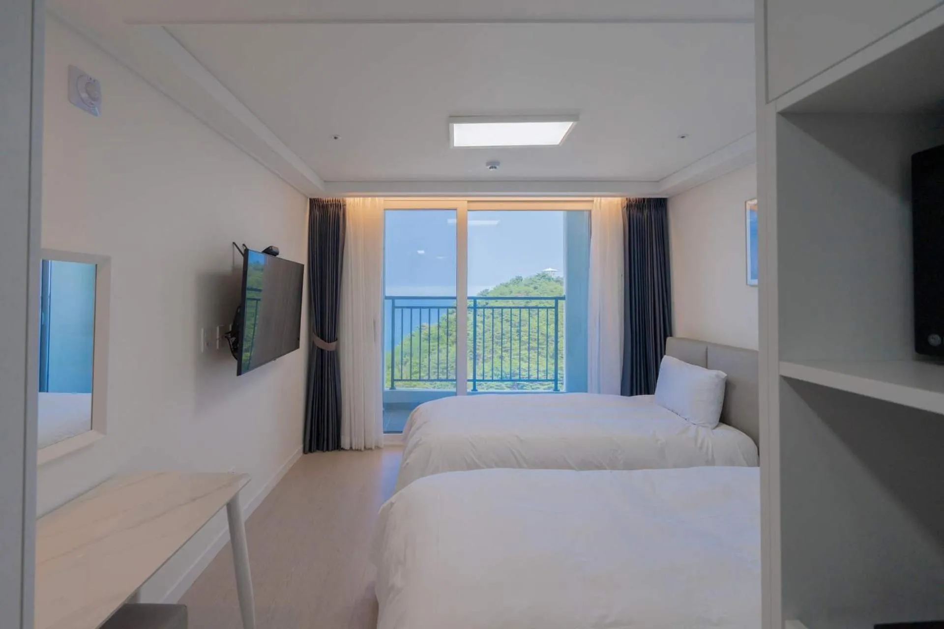 Bed in The Ocean by Owners hotel Yangyang