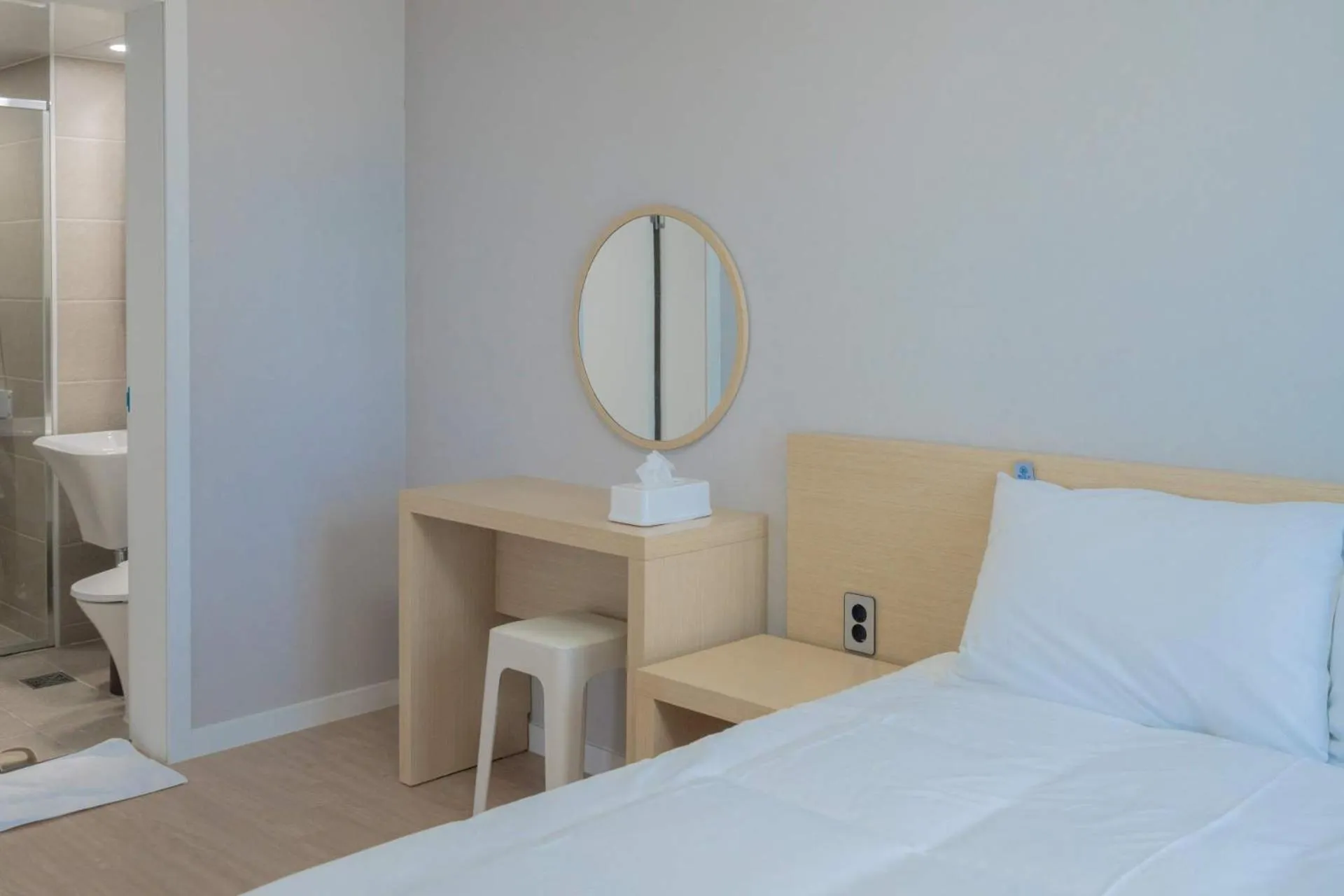 Bed in The Ocean by Owners hotel Yangyang