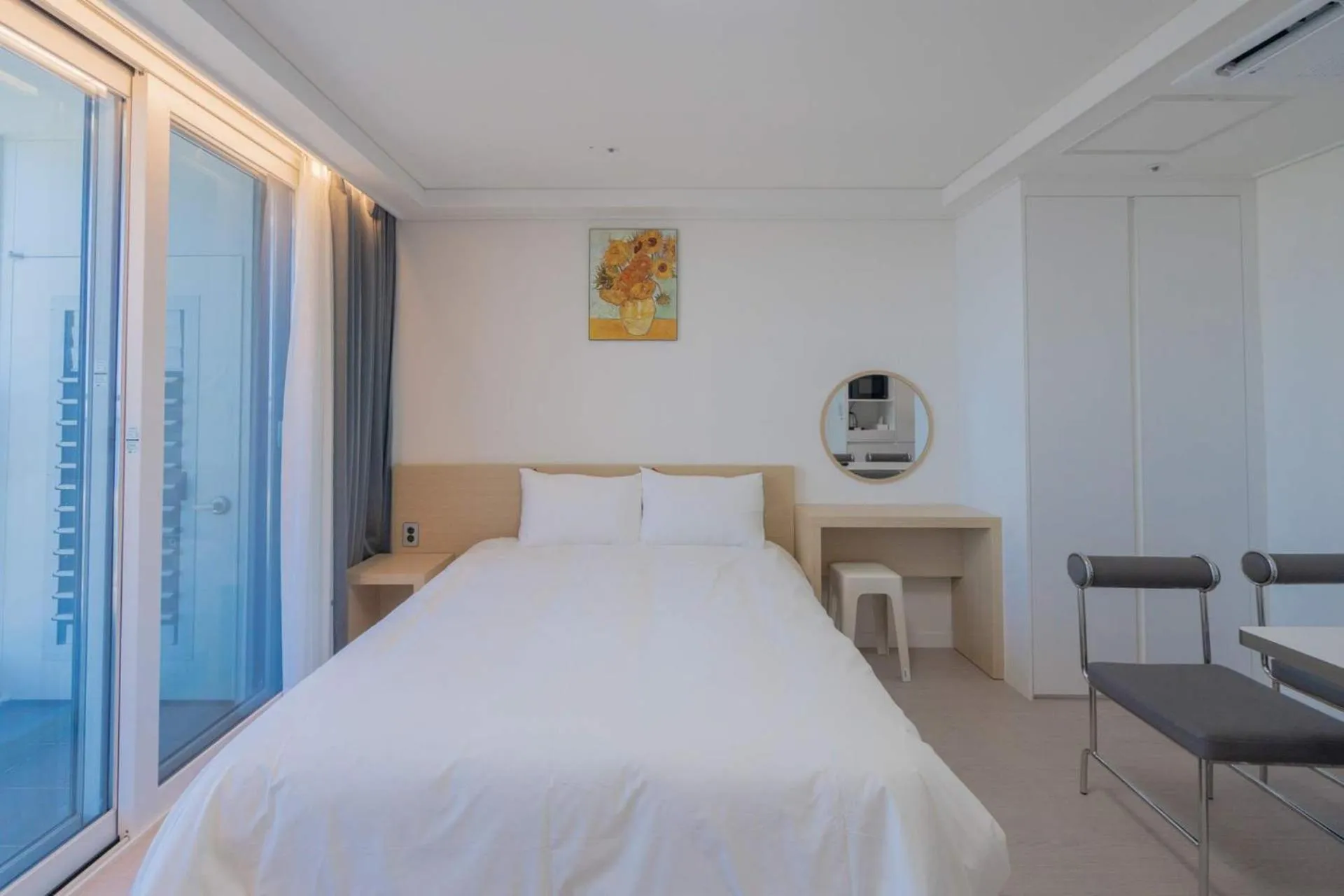 Bed in The Ocean by Owners hotel Yangyang