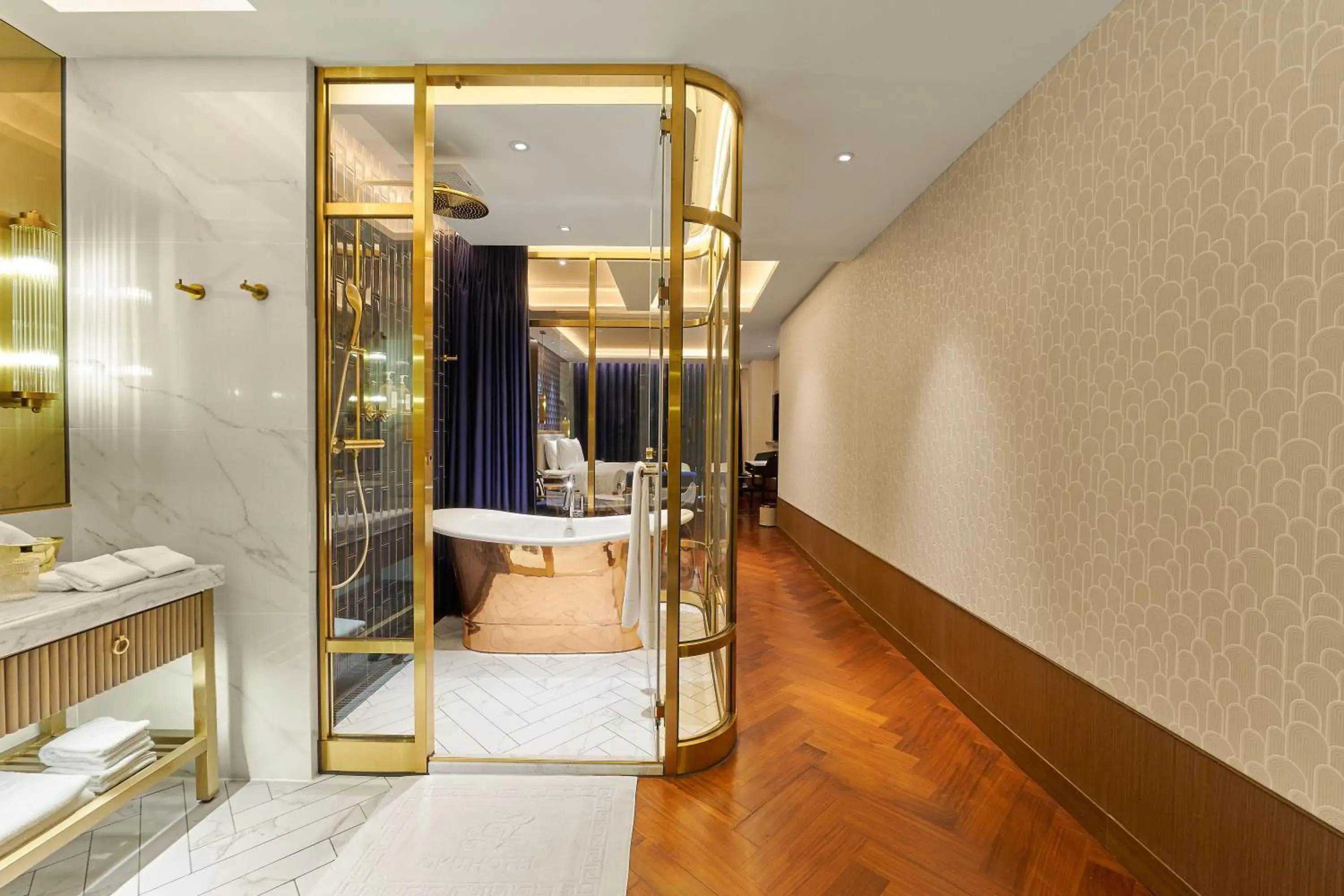 Deluxe Double Room with Bath in OKU Hotel Deluxe Double Room with Bath in OKU Hotel