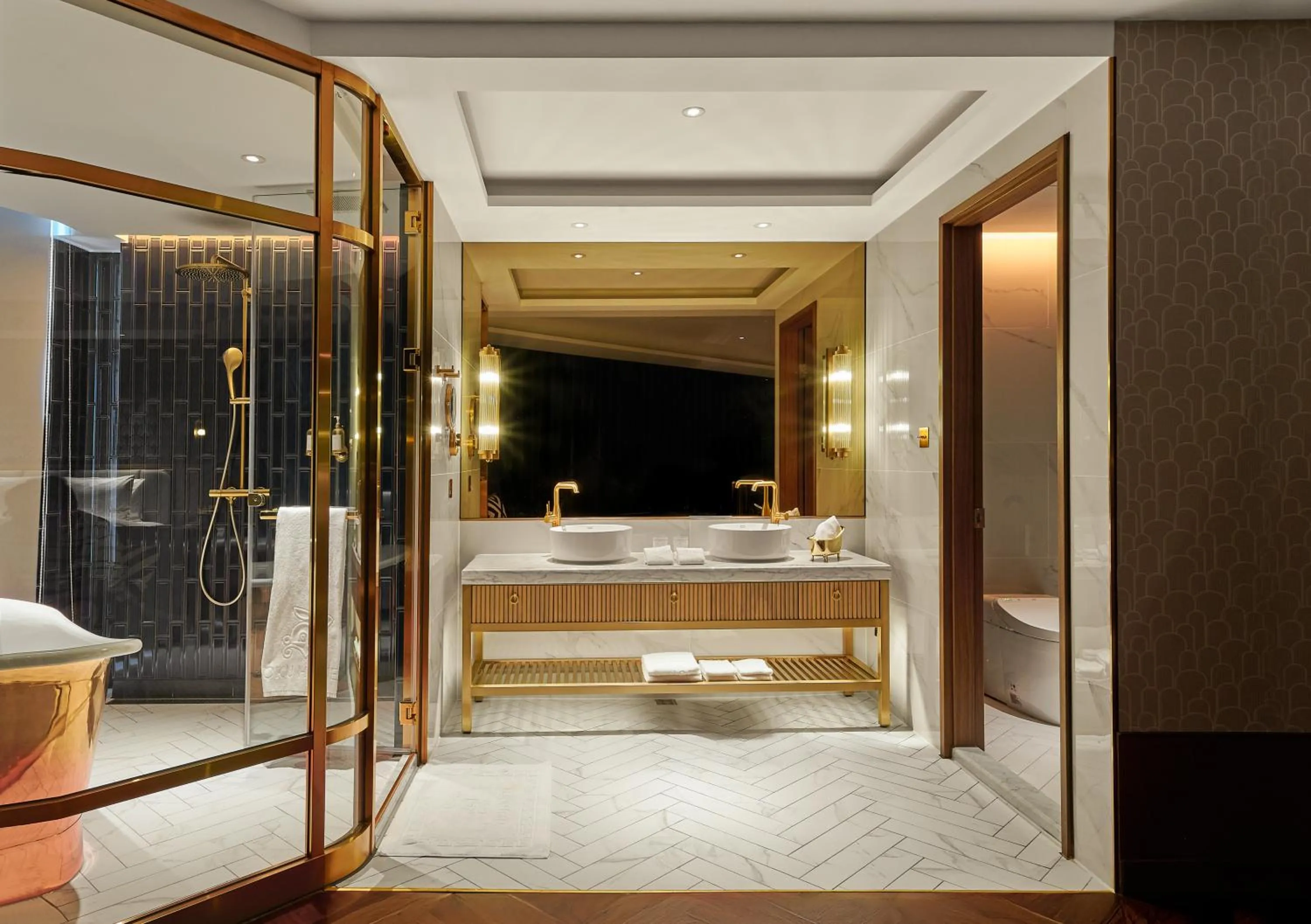 Bathroom, Bed in OKU Hotel