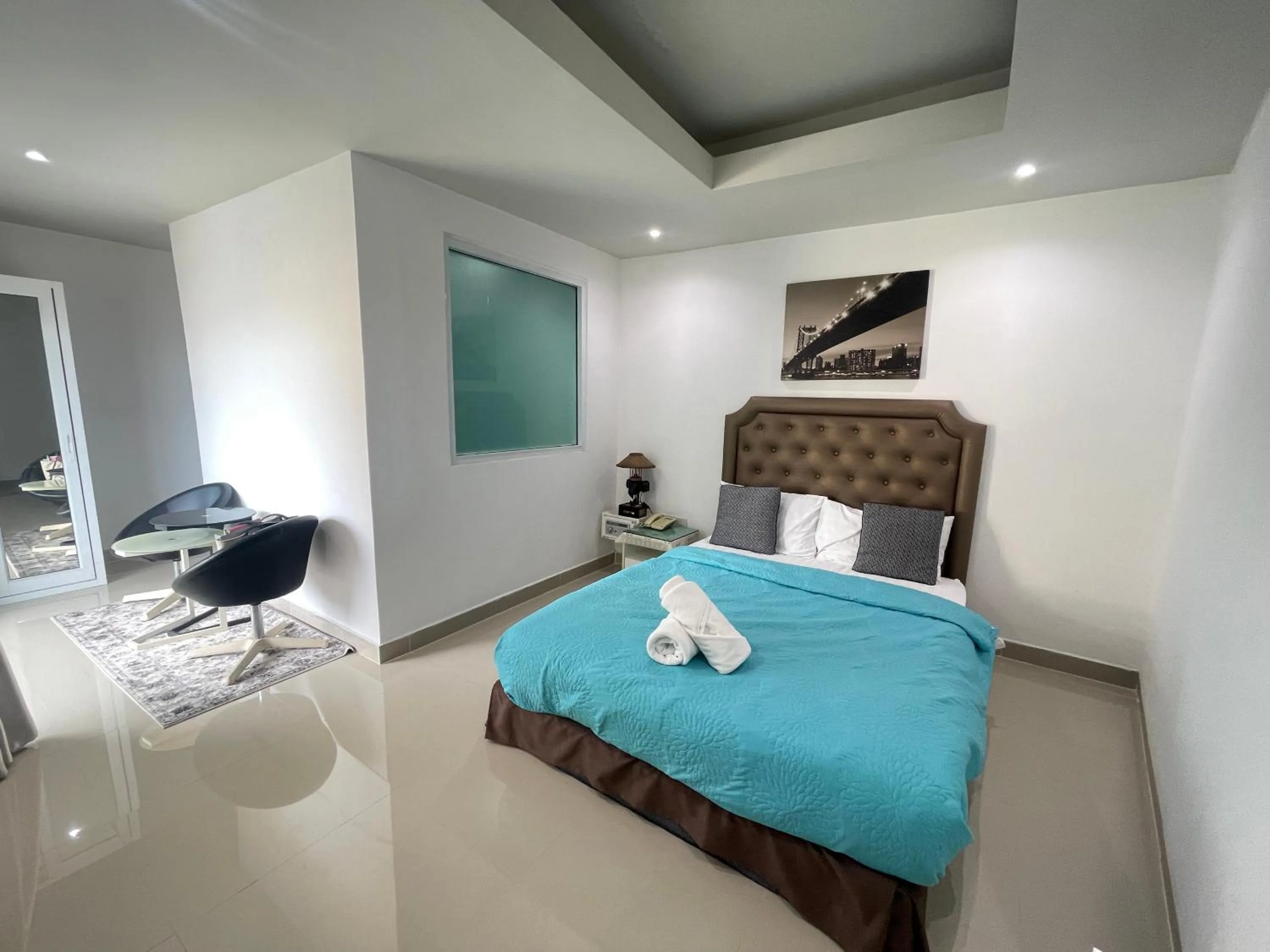 Photo of the whole room, Bed in W-9 Hotel