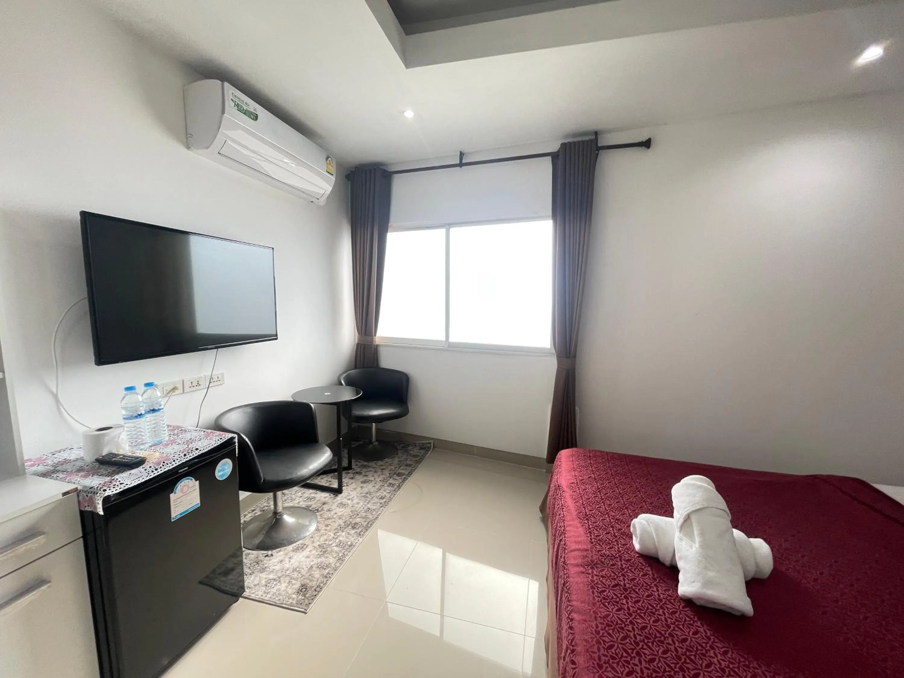 Photo of the whole room, Bed in W-9 Hotel