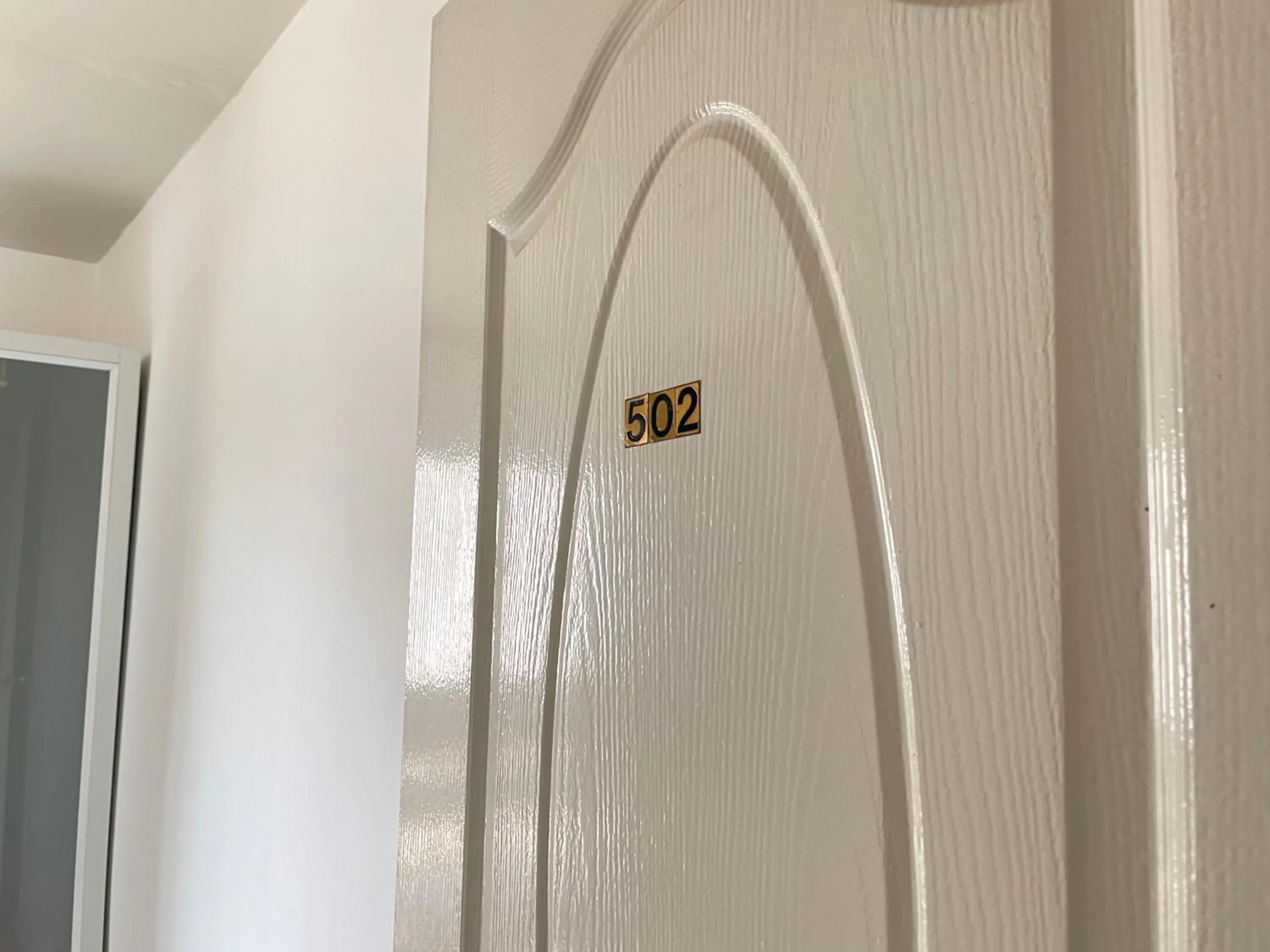 Text overlay in W-9 Hotel