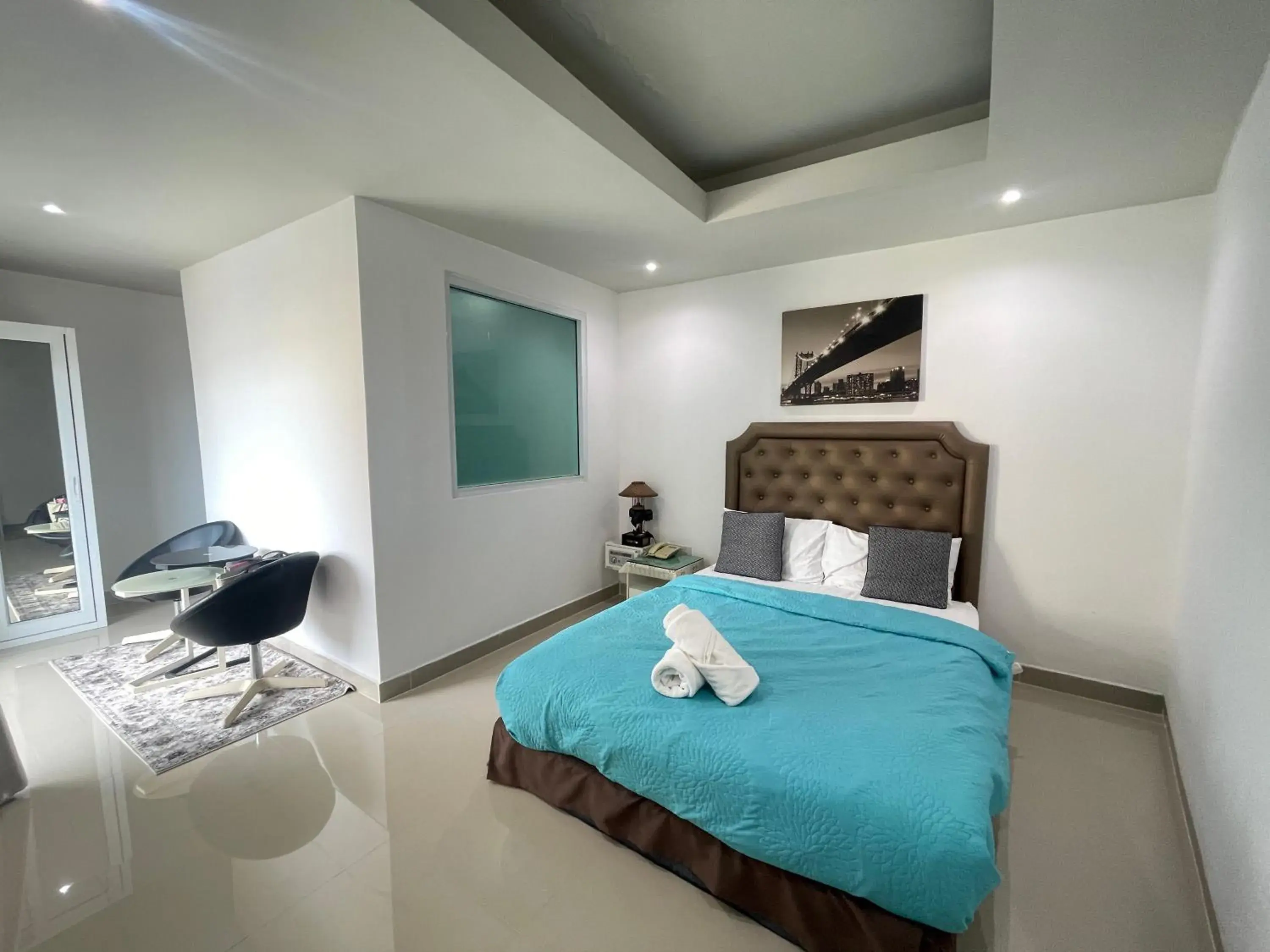 Photo of the whole room, Bed in W-9 Hotel Photo of the whole room, Bed in W-9 Hotel