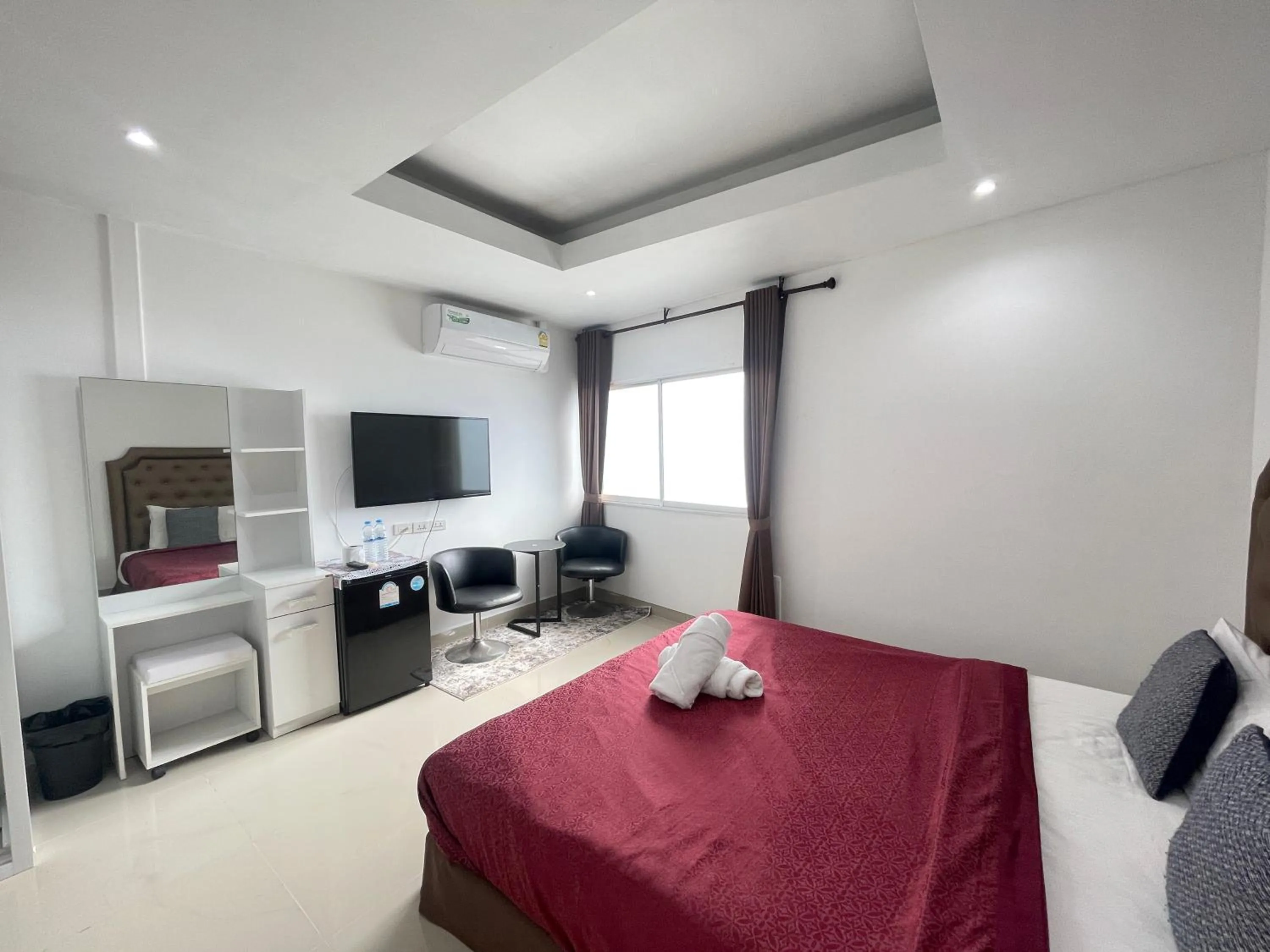 Photo of the whole room, Bed in W-9 Hotel