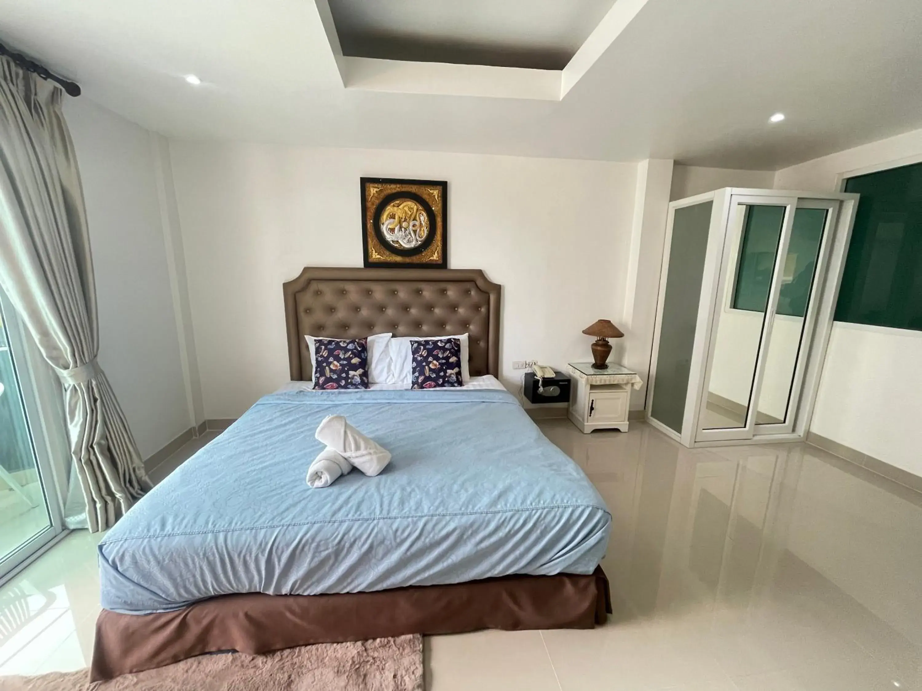 Bedroom, Bed in W-9 Hotel Bedroom, Bed in W-9 Hotel