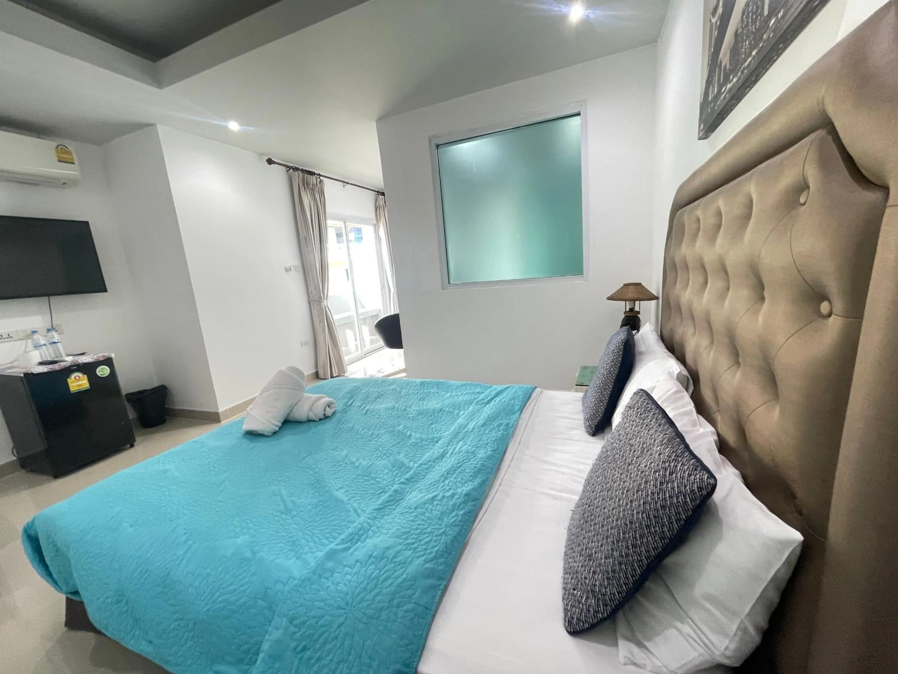 Photo of the whole room, Bed in W-9 Hotel