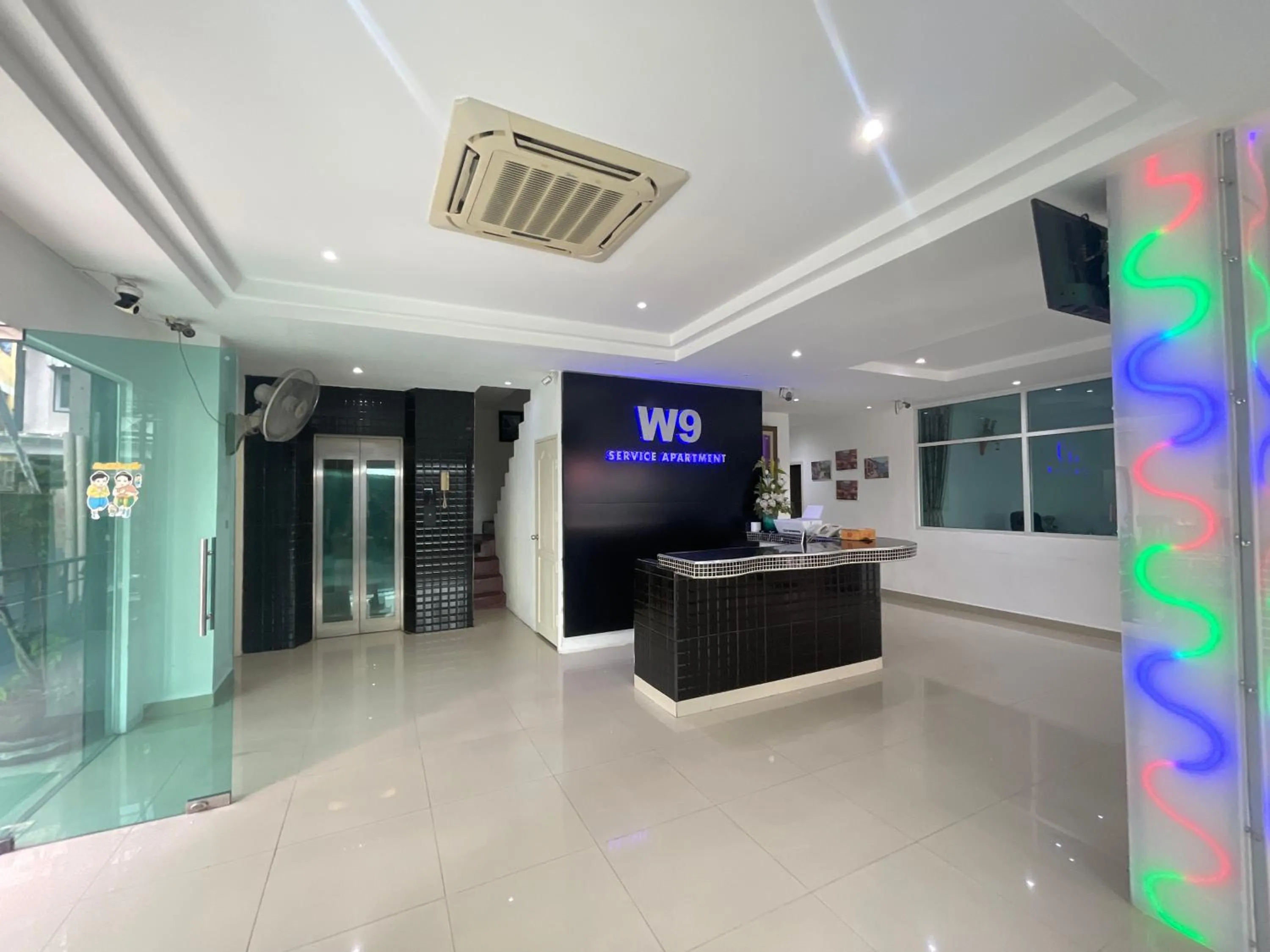 Lobby or reception in W-9 Hotel
