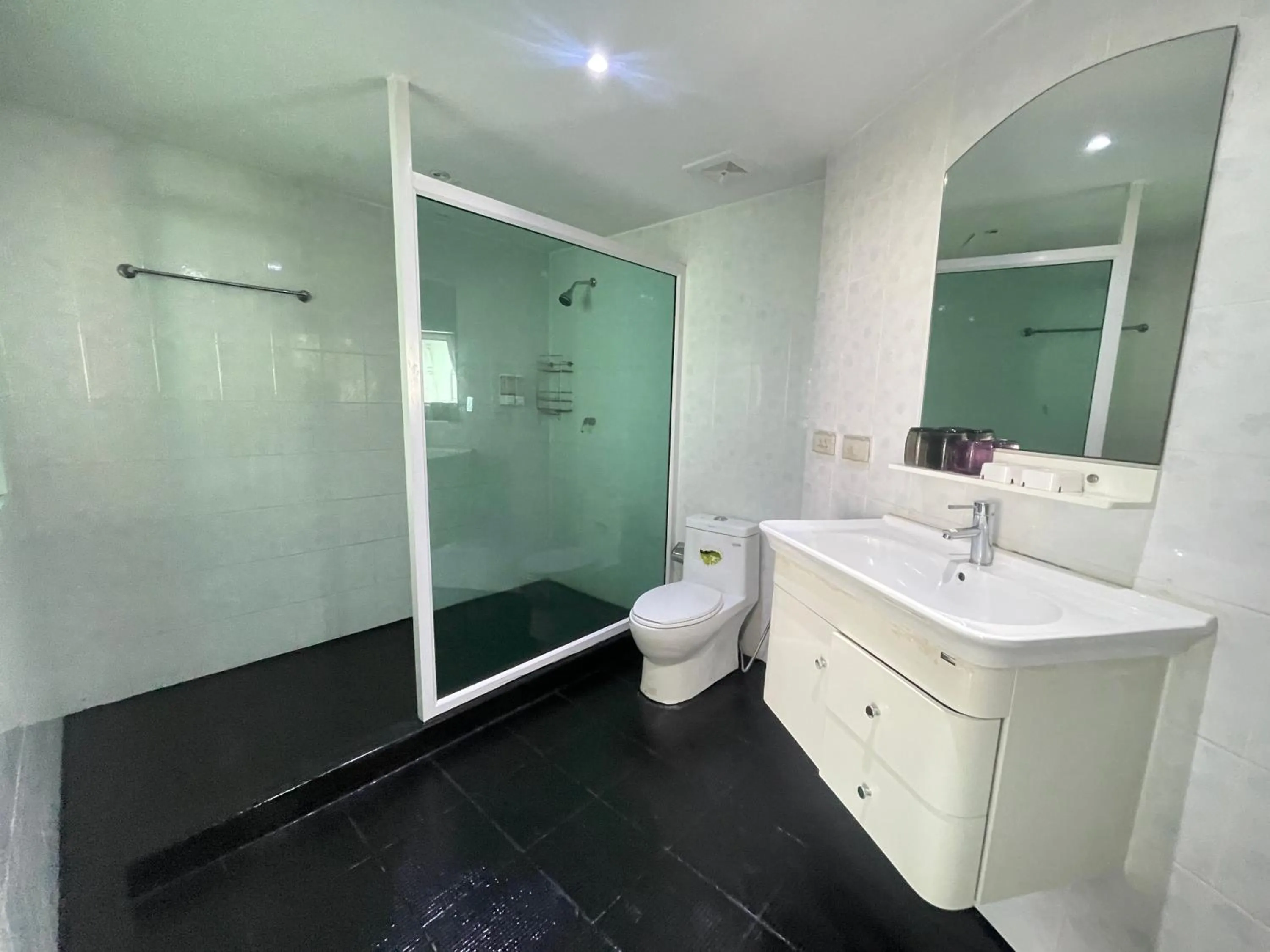 Bathroom in W-9 Hotel