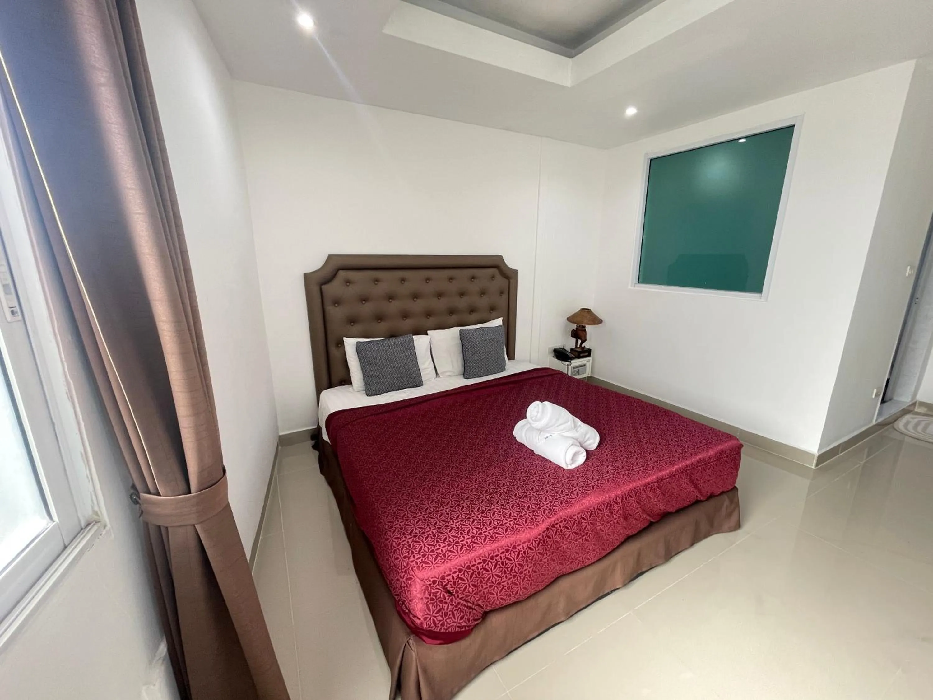 Photo of the whole room, Bed in W-9 Hotel