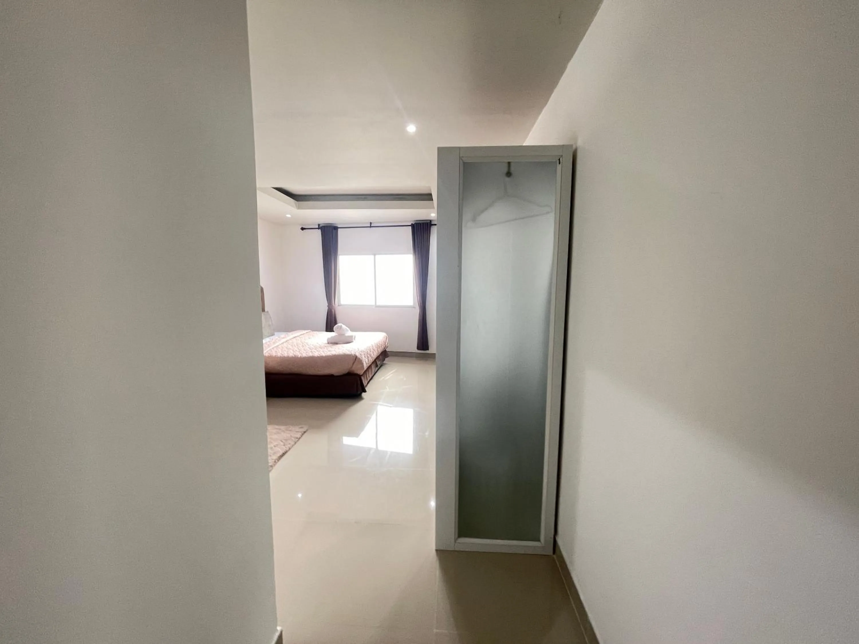 Photo of the whole room, Bed in W-9 Hotel