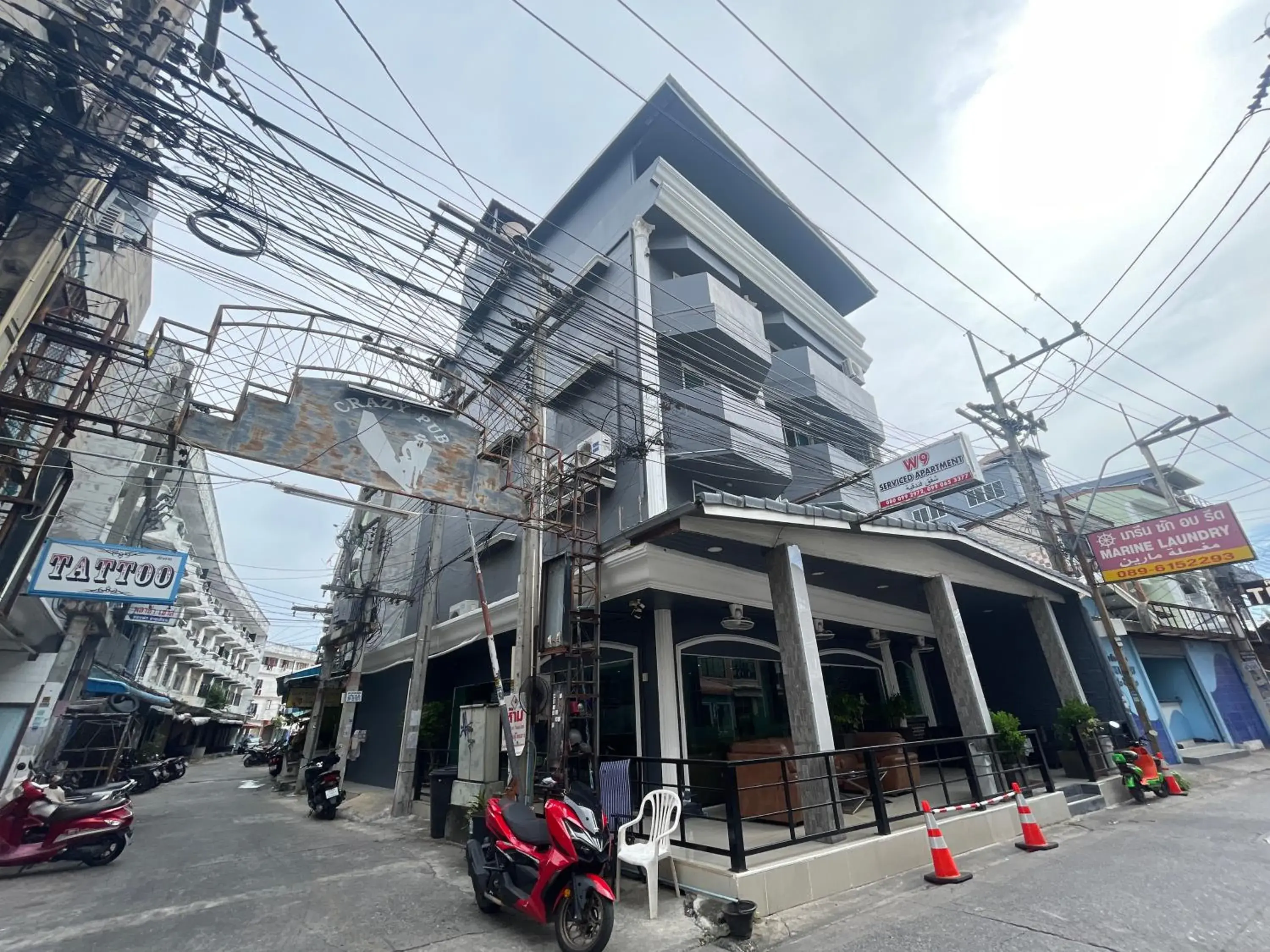 Property building in W-9 Hotel Property building in W-9 Hotel