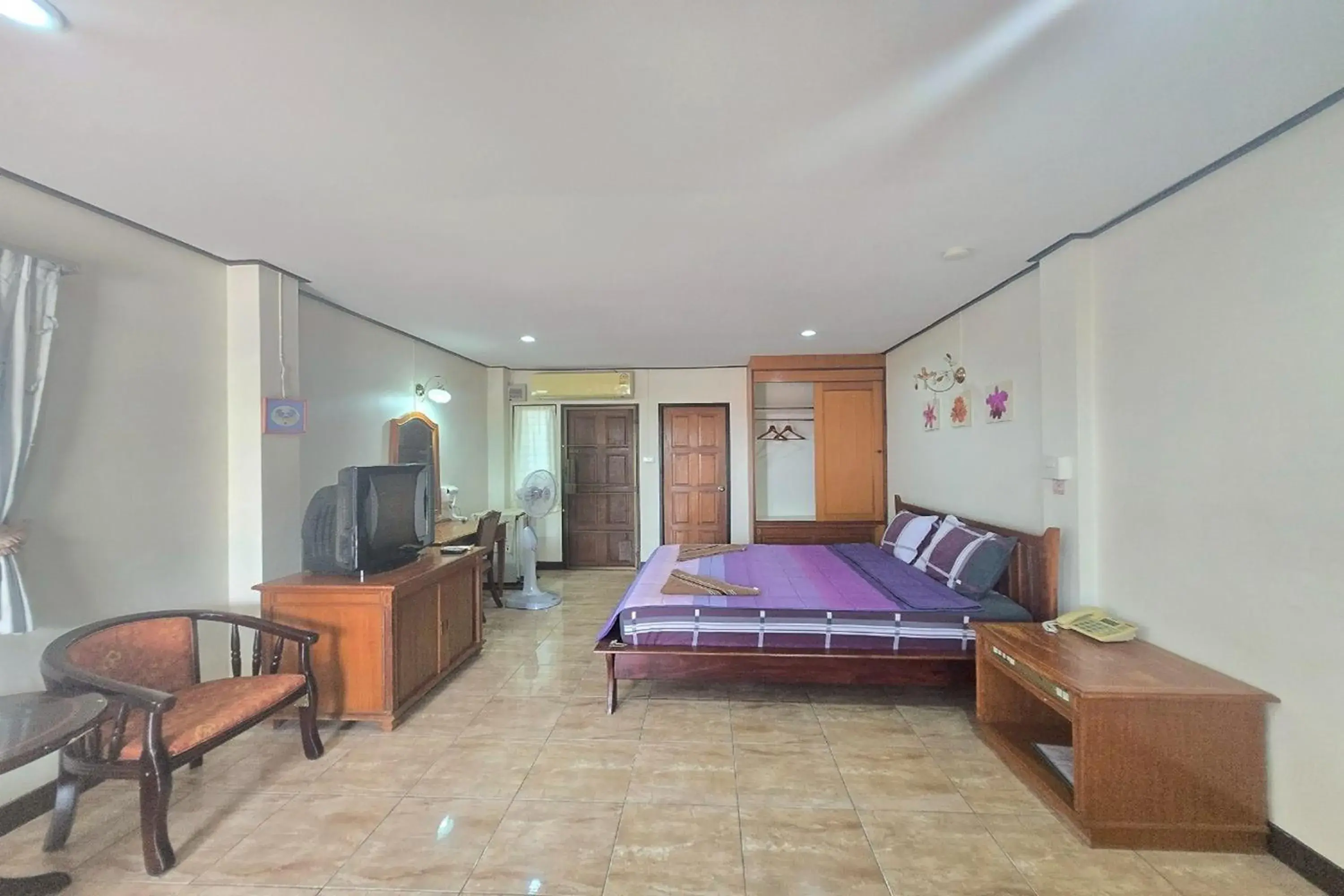 Photo of the whole room, Bed in Phaiboon Hotel & Resort Photo of the whole room, Bed in Phaiboon Hotel & Resort