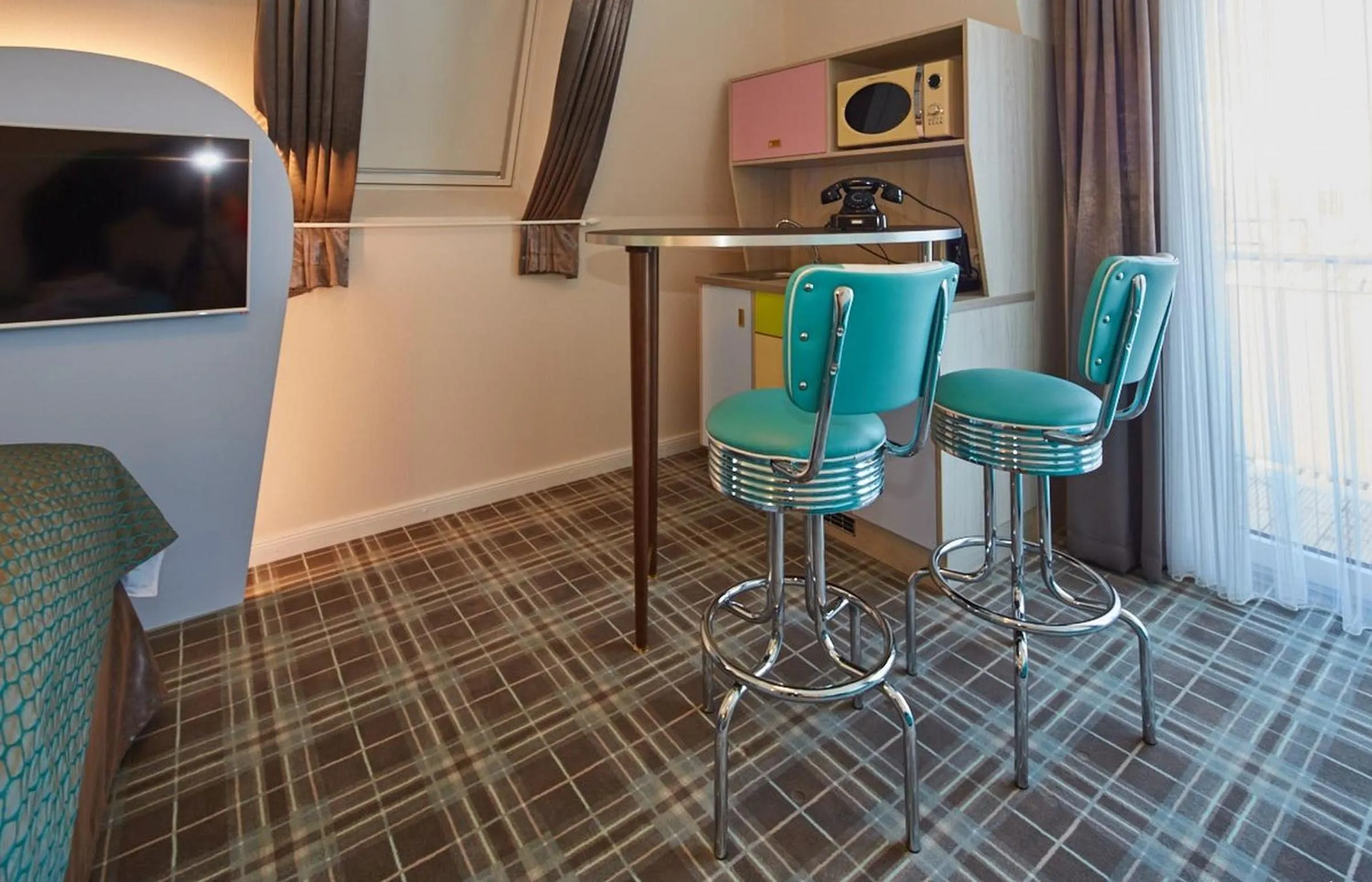 Kitchen or kitchenette in Bernstein Hotel "50`s Seaside Motel"