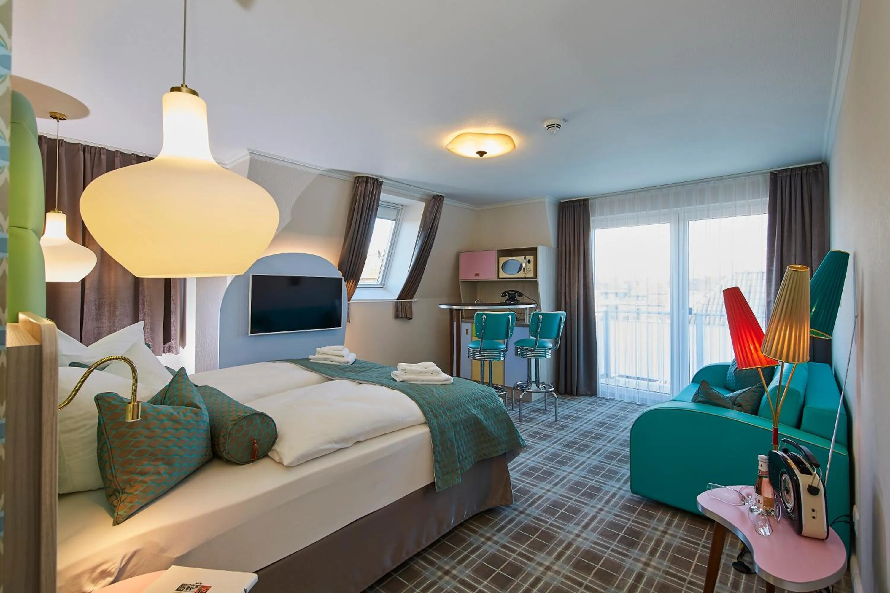 TV and multimedia, Bed in Bernstein Hotel "50`s Seaside Motel"