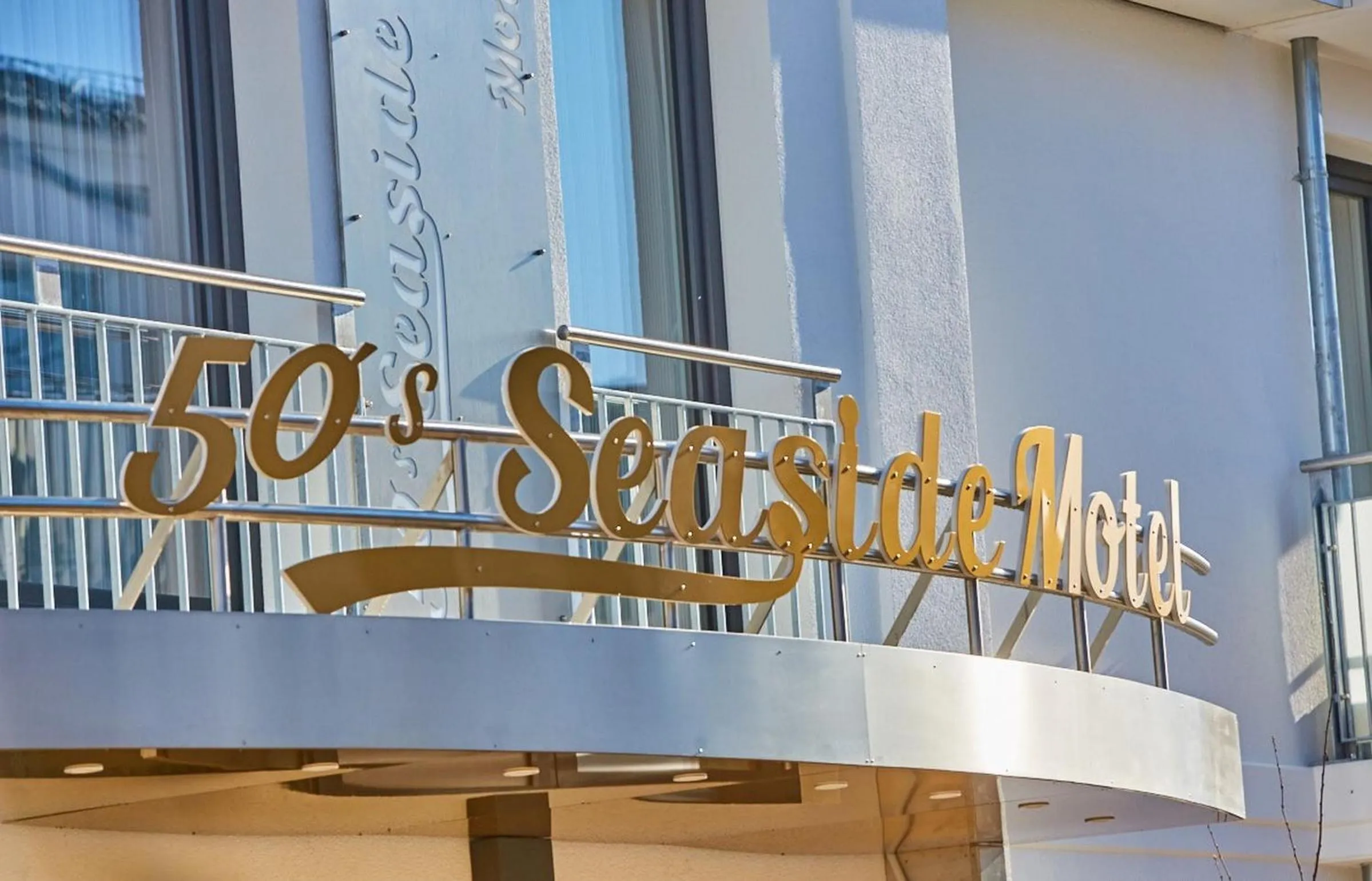 Facade/entrance in Bernstein Hotel "50`s Seaside Motel"