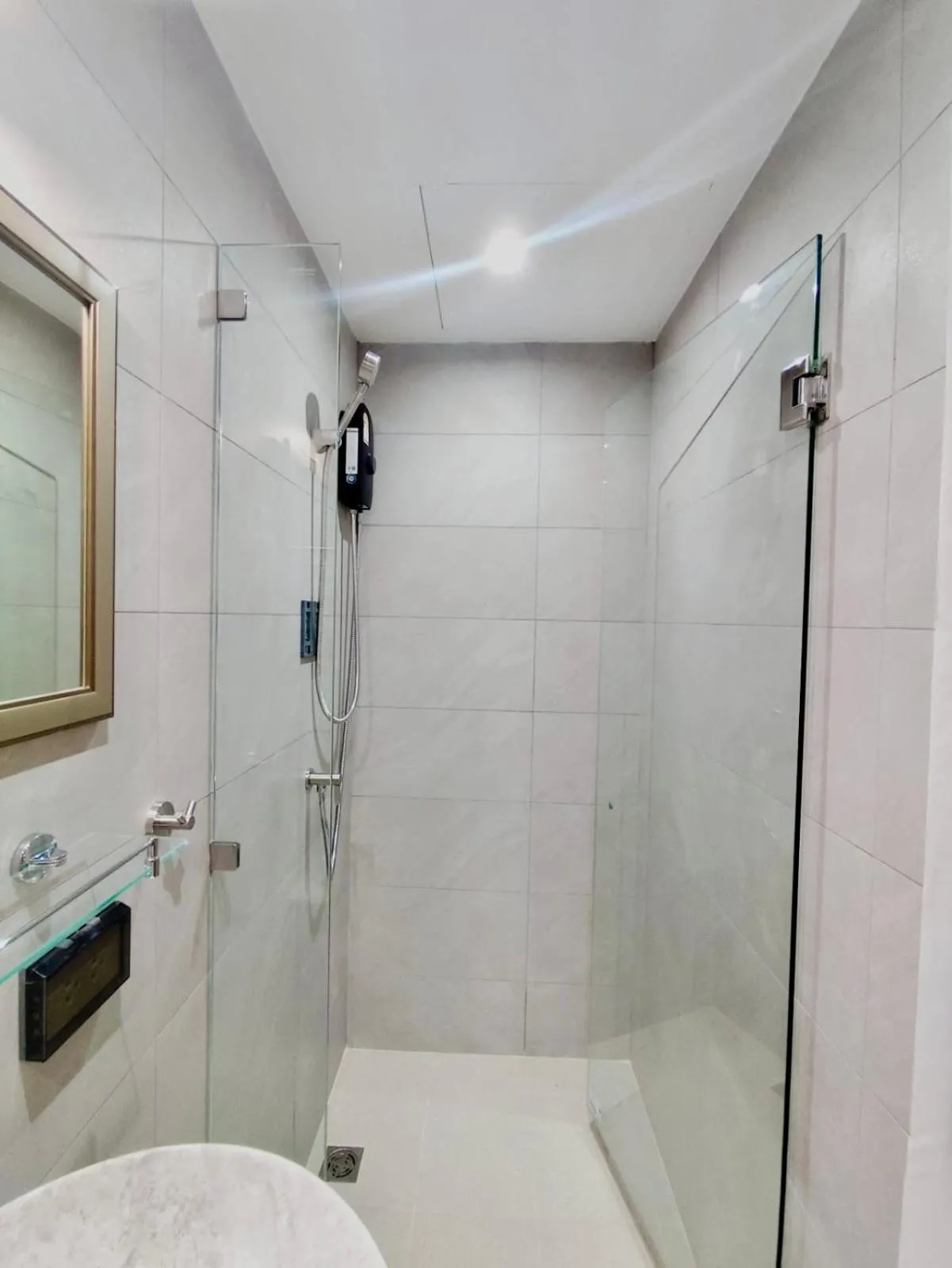 Shower in Eden Extend Fisherman's village