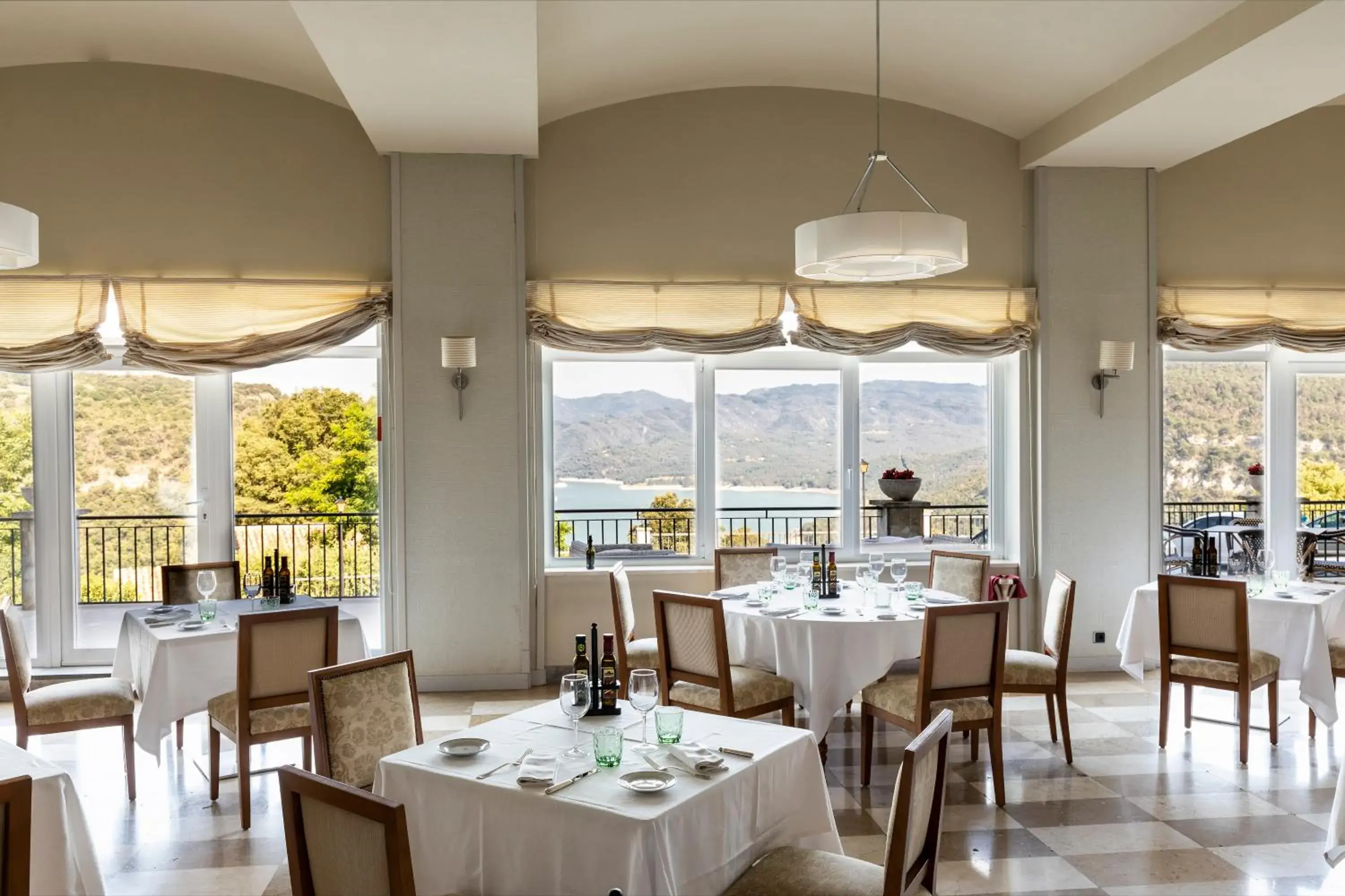 Restaurant/places to eat in Parador de Vic-Sau Restaurant/places to eat in Parador de Vic-Sau