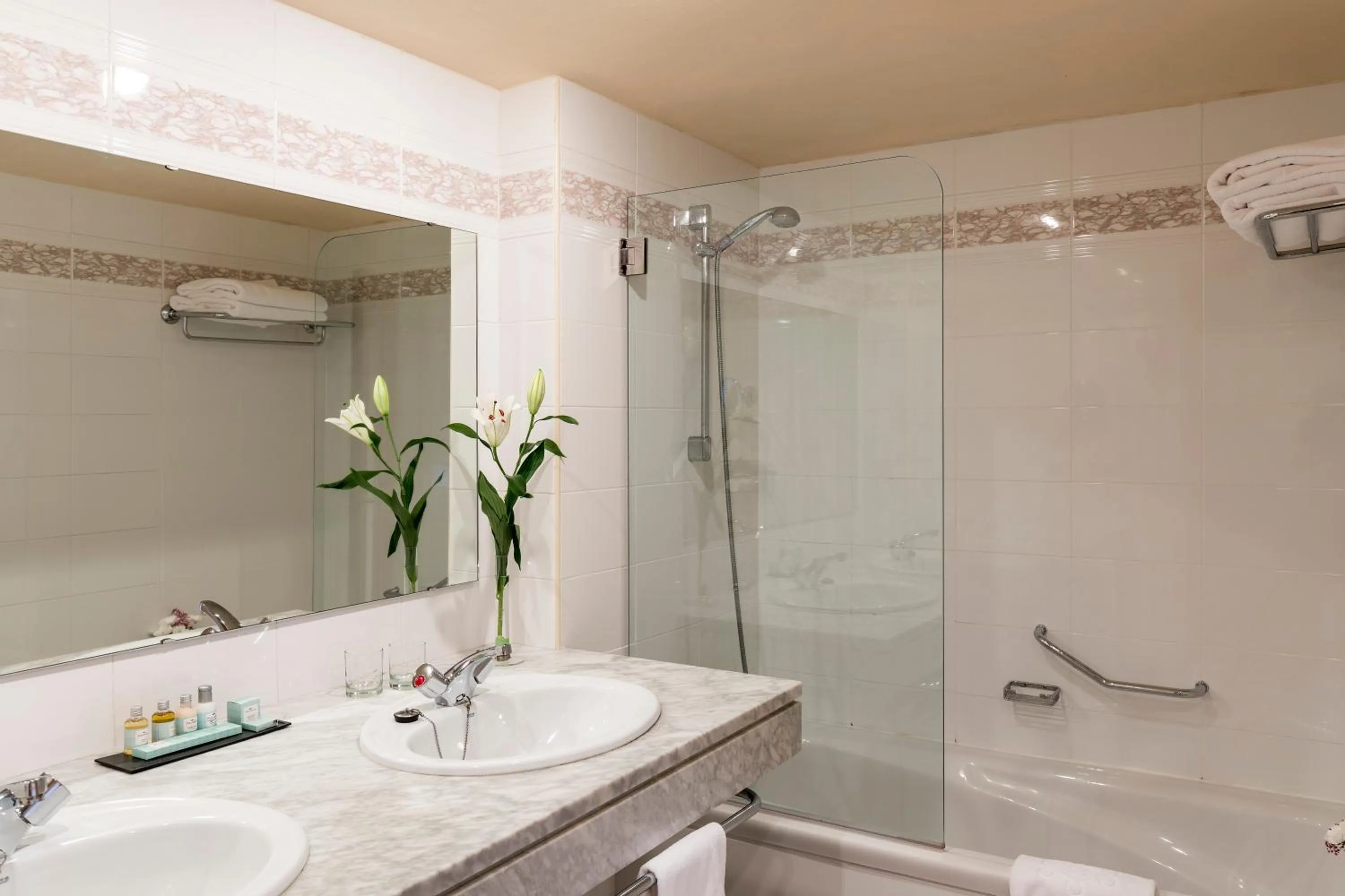 Bathroom in Parador de Vic-Sau