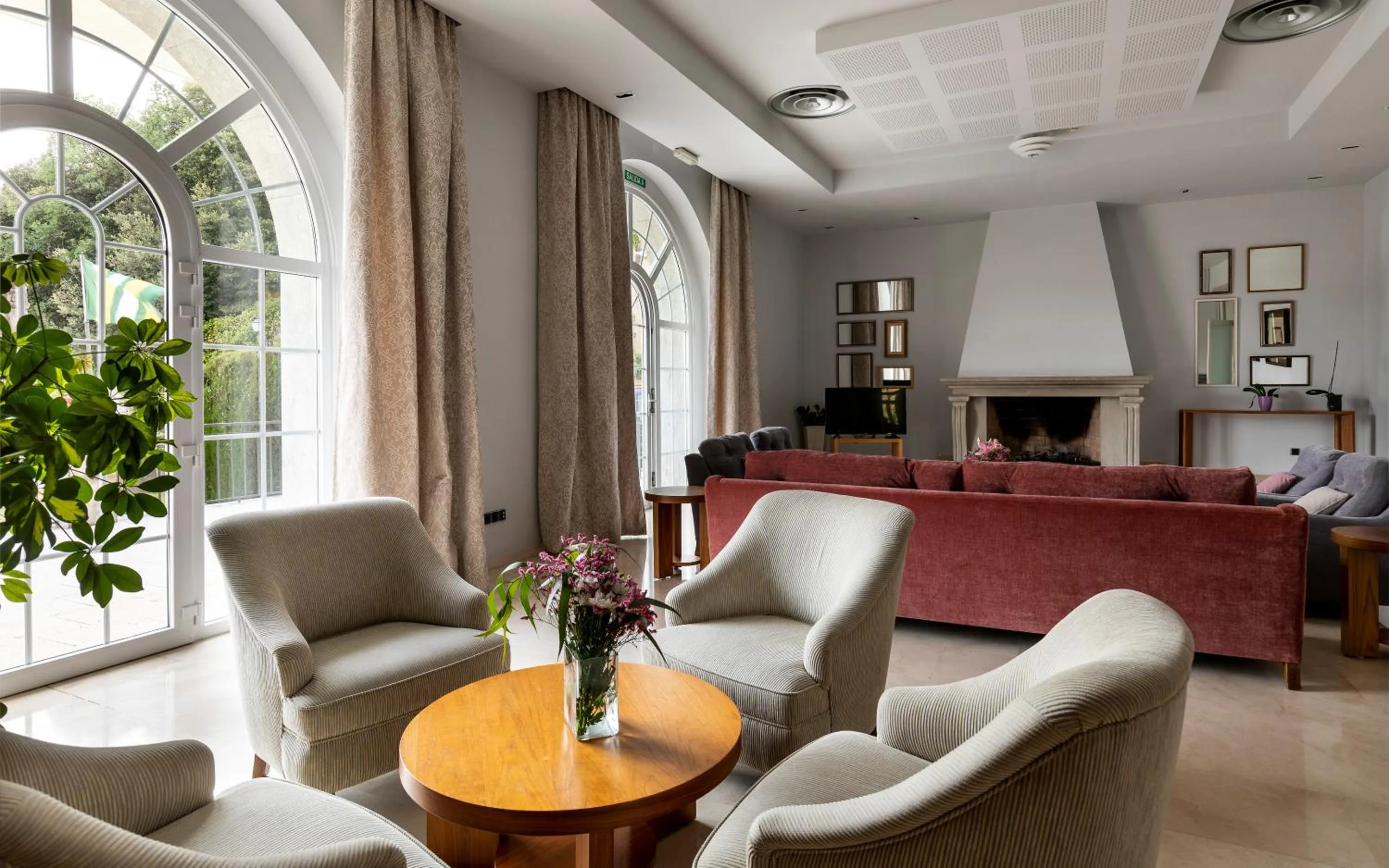 Lounge or bar in Parador de Vic-Sau