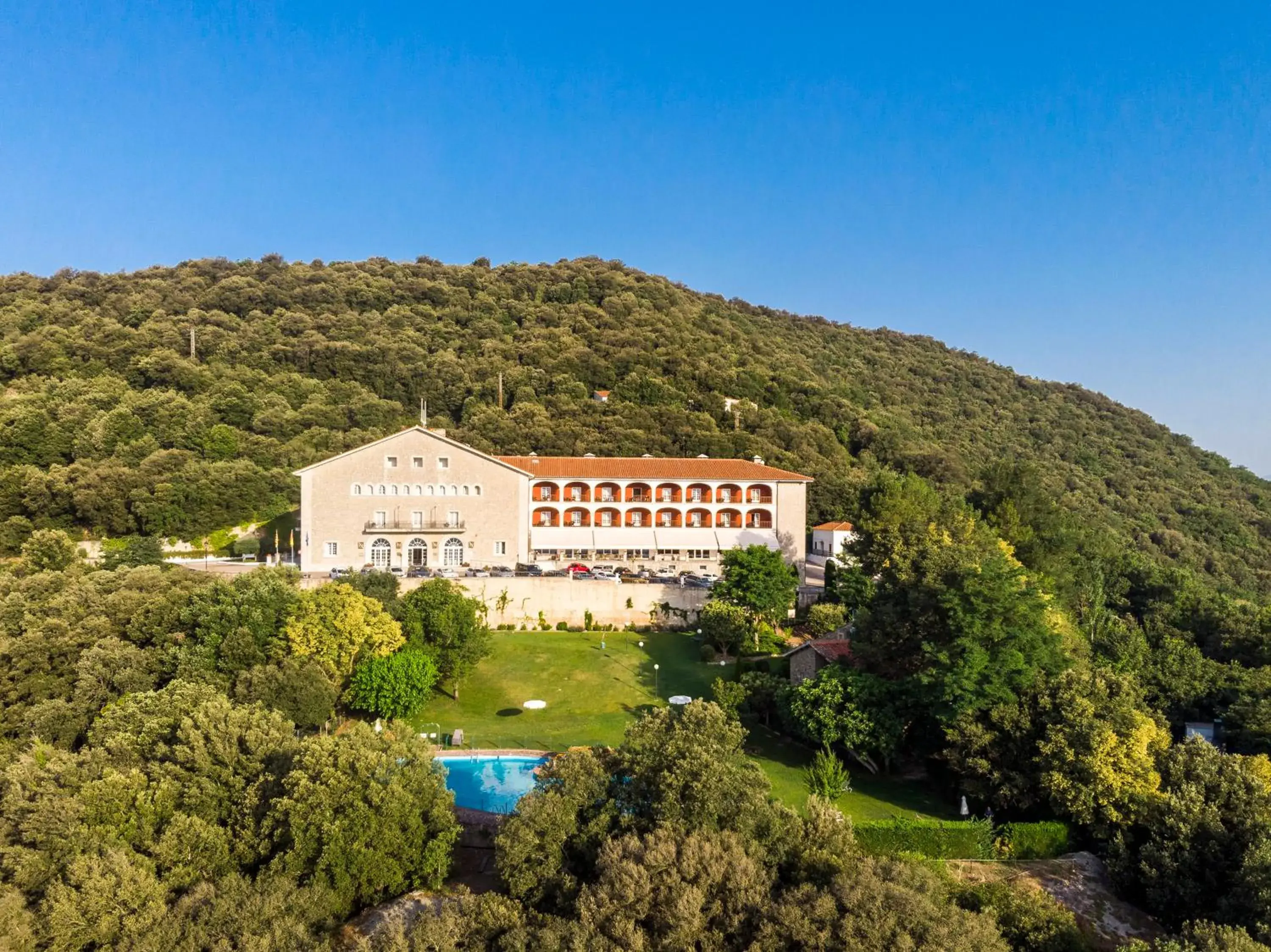 Facade/entrance in Parador de Vic-Sau Facade/entrance in Parador de Vic-Sau