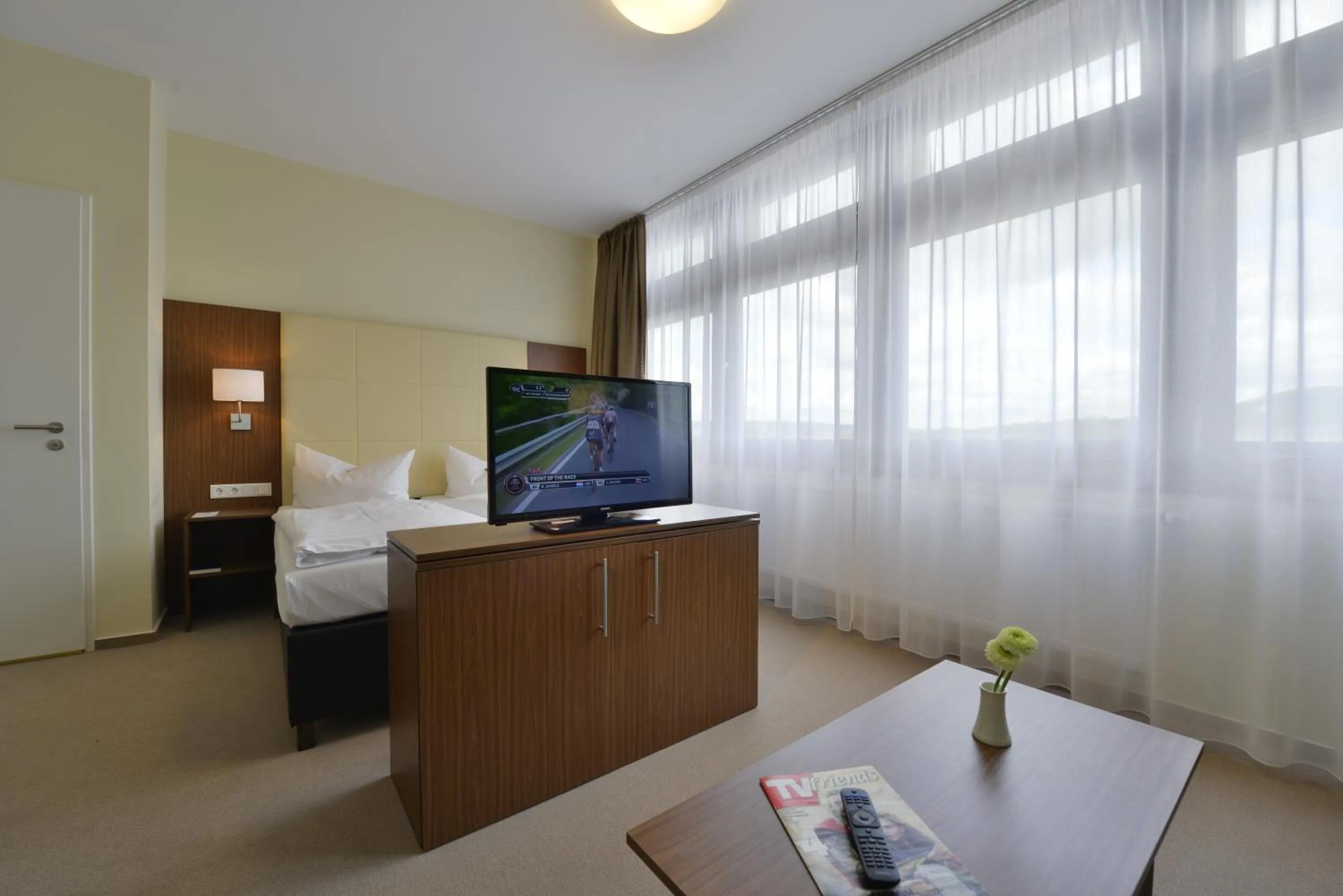 TV and multimedia, Bed in INVITE Hotel Fulda City Hauptbahnhof