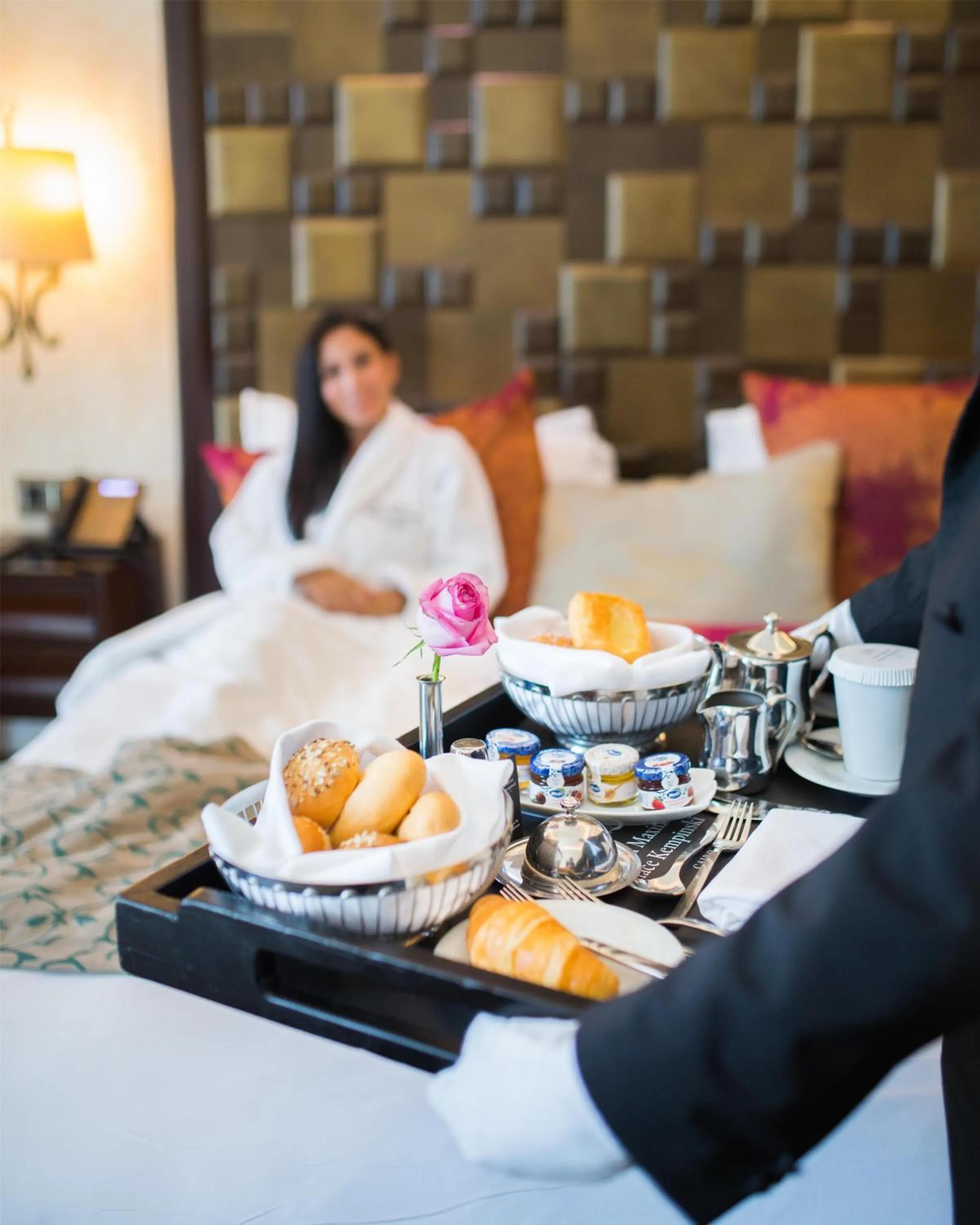 Bedroom, Bed in Royal Maxim Palace Kempinski Cairo