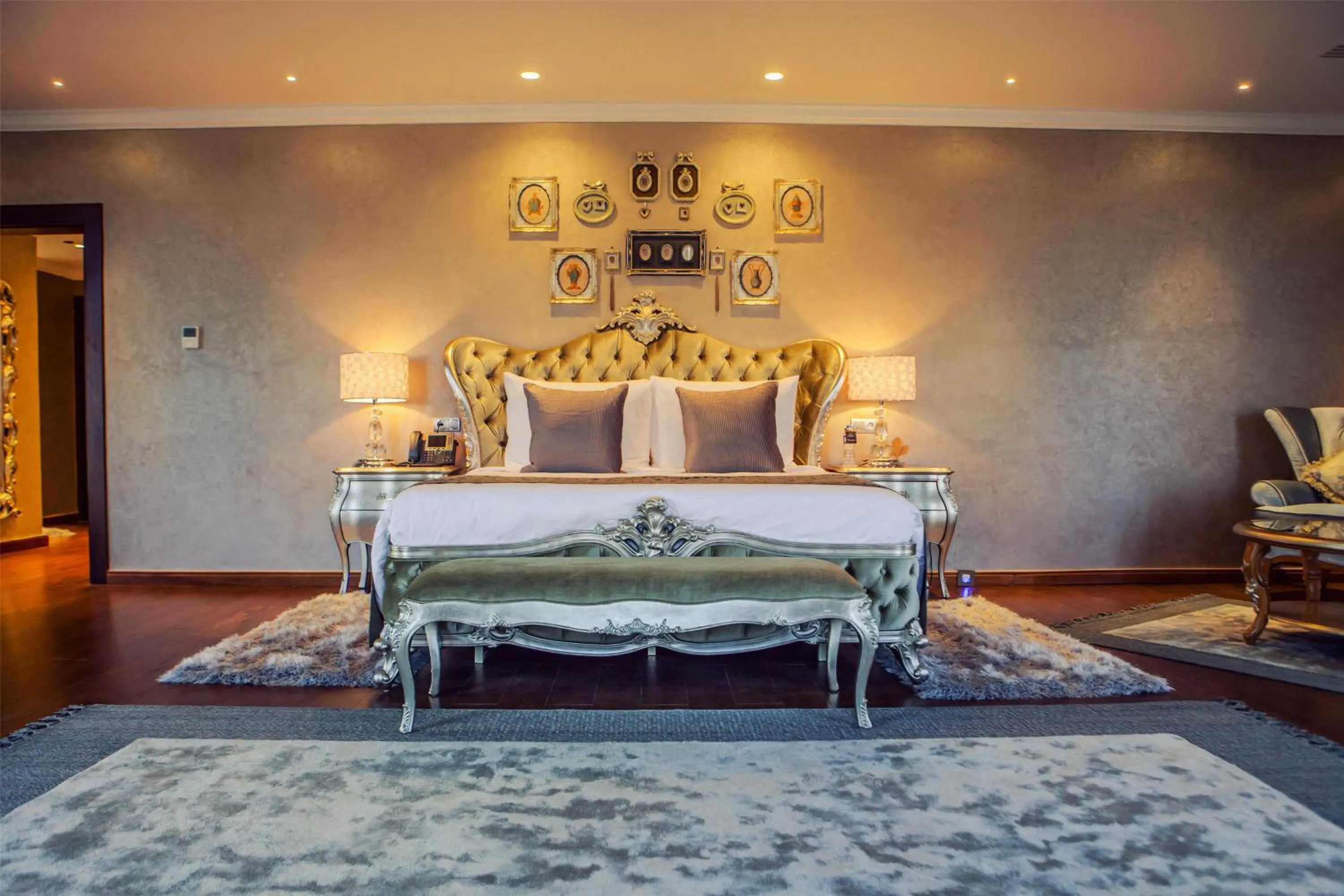 Bedroom, Bed in Royal Maxim Palace Kempinski Cairo