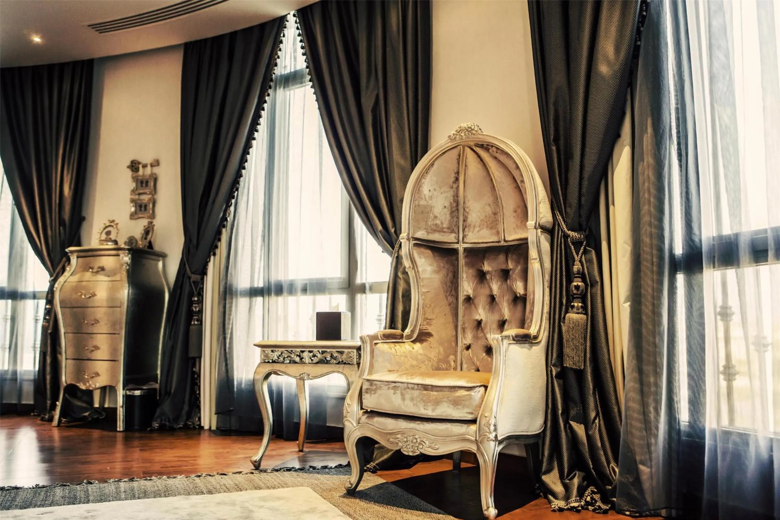 Bedroom in Royal Maxim Palace Kempinski Cairo