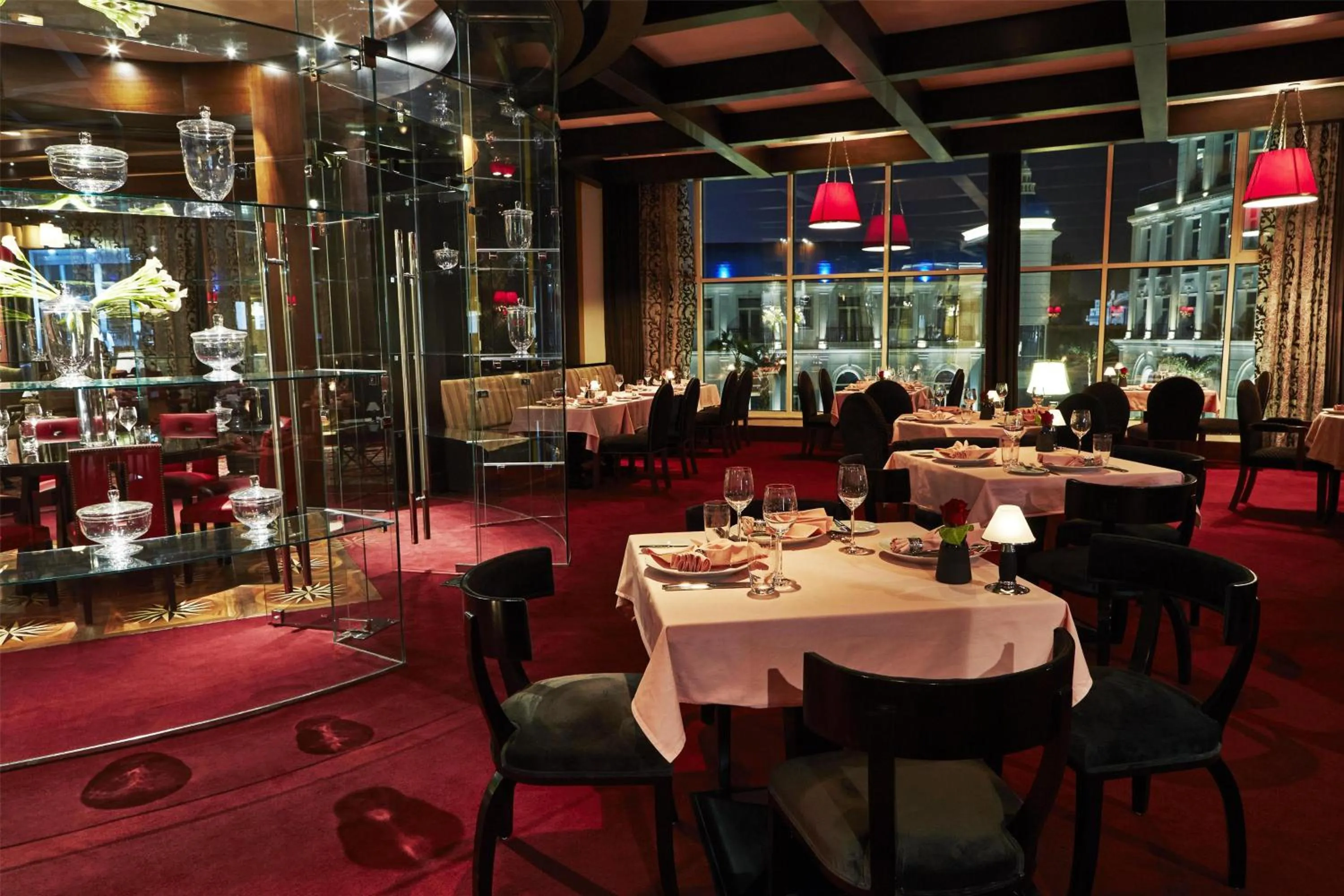 Restaurant/places to eat in Royal Maxim Palace Kempinski Cairo