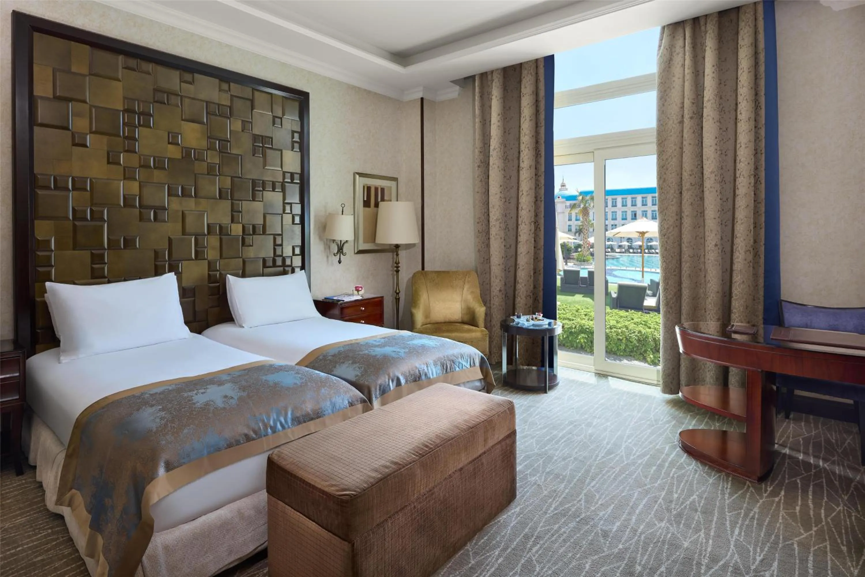 Bedroom, Bed in Royal Maxim Palace Kempinski Cairo