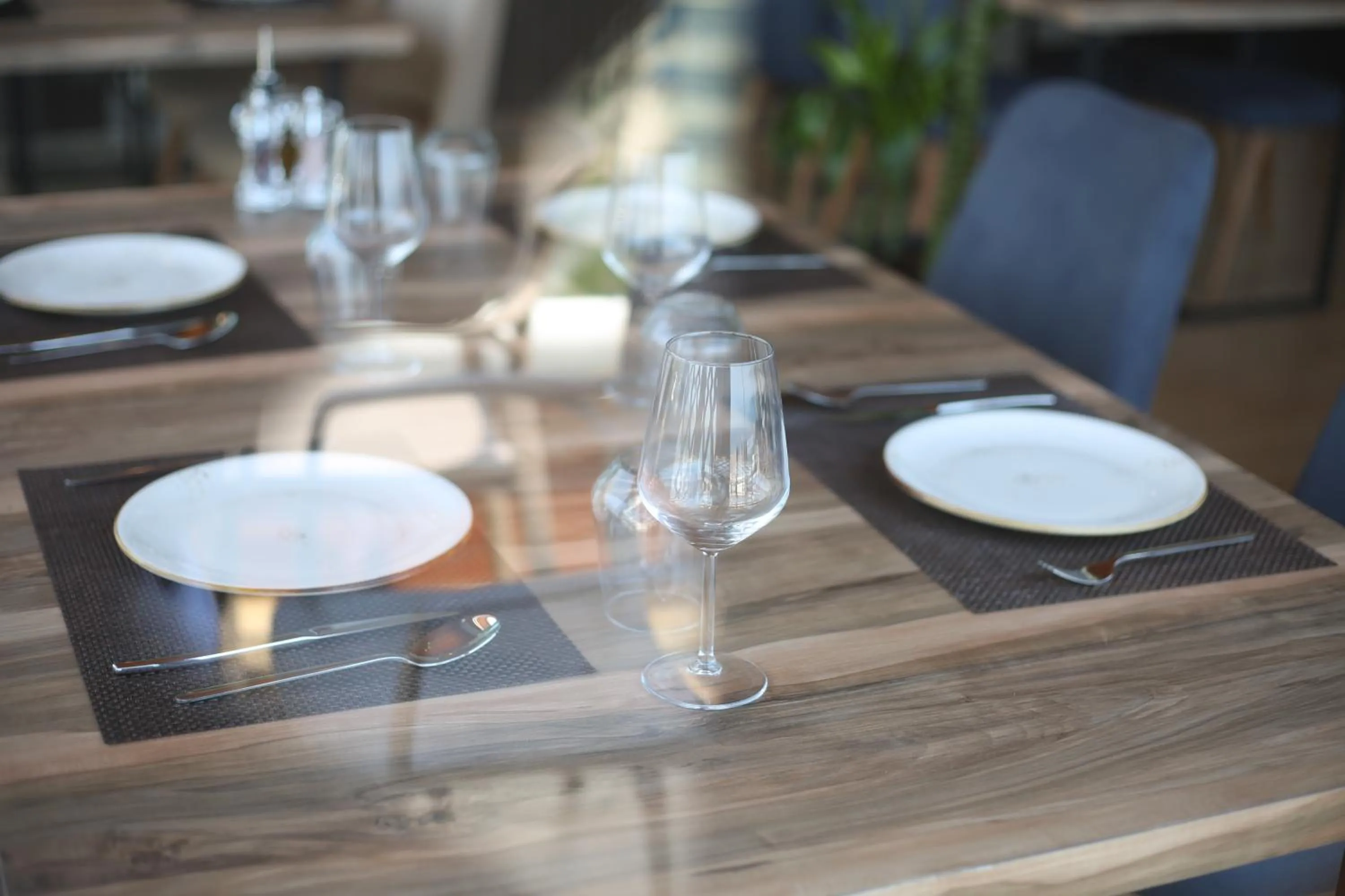 Restaurant/places to eat in Aliko Hotel