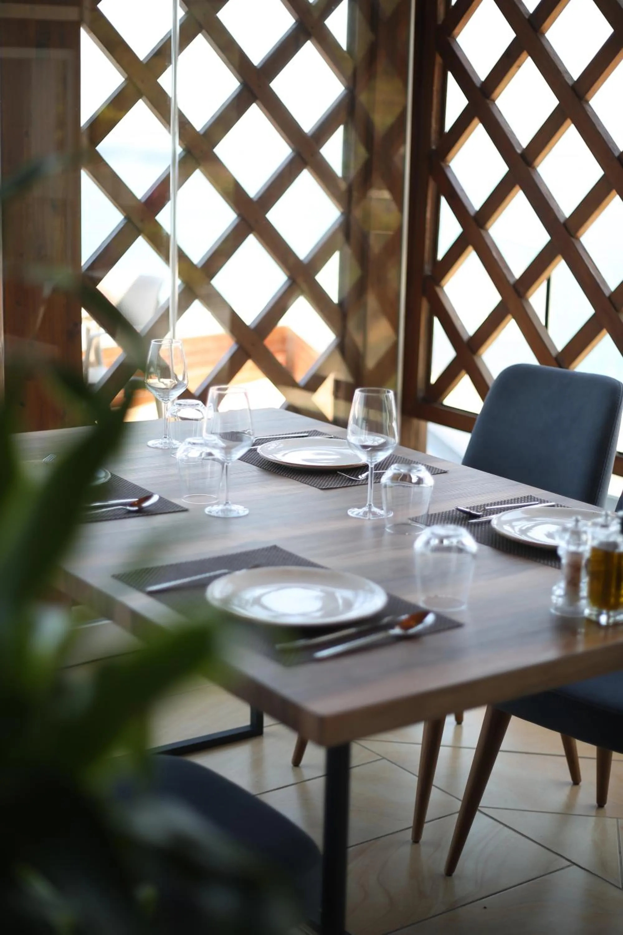 Restaurant/places to eat in Aliko Hotel