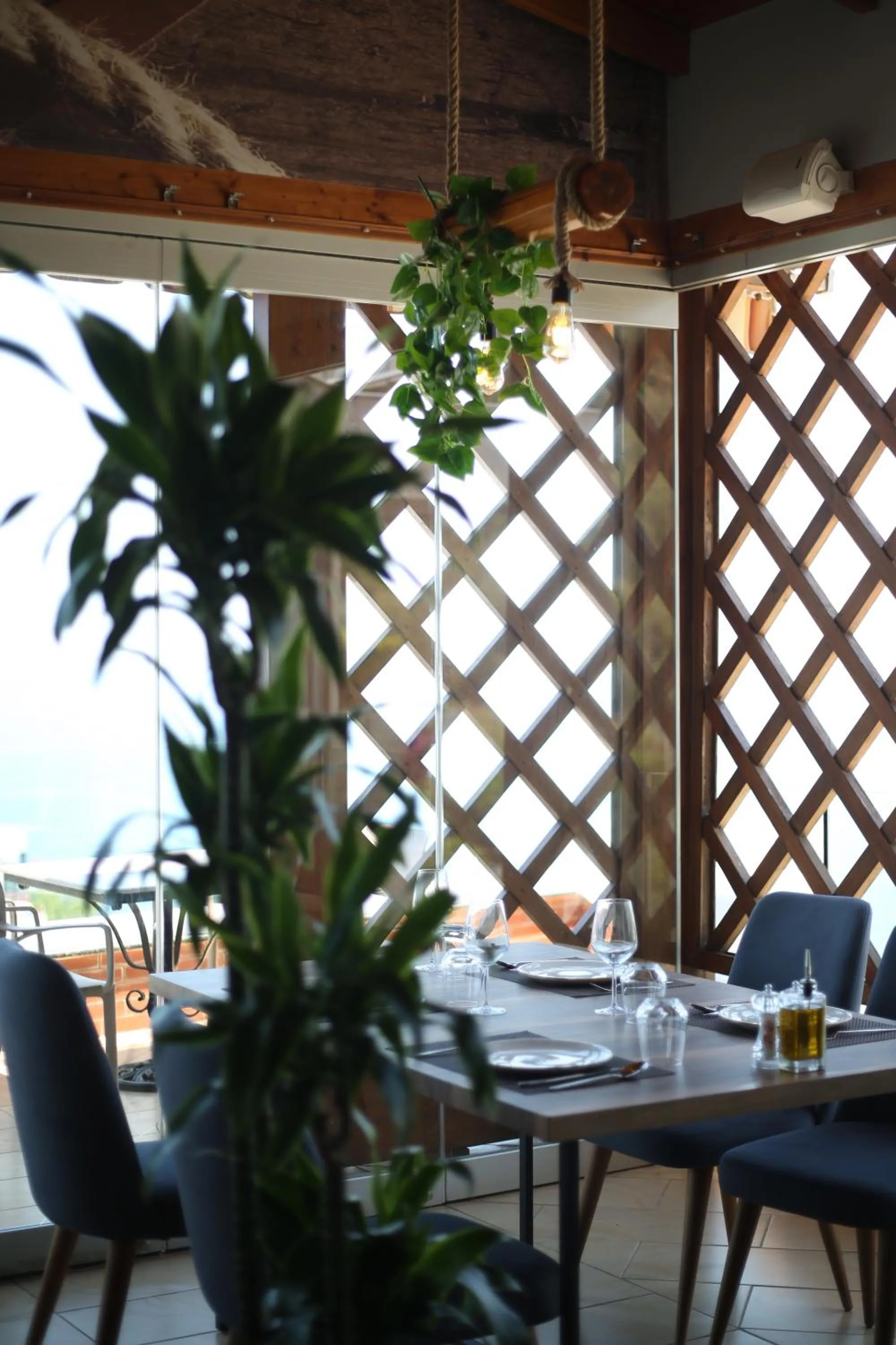 Seating area in Aliko Hotel