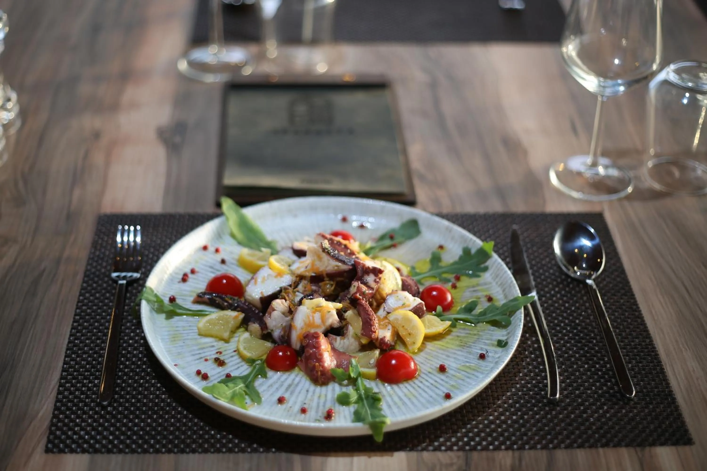 Food and drinks in Aliko Hotel