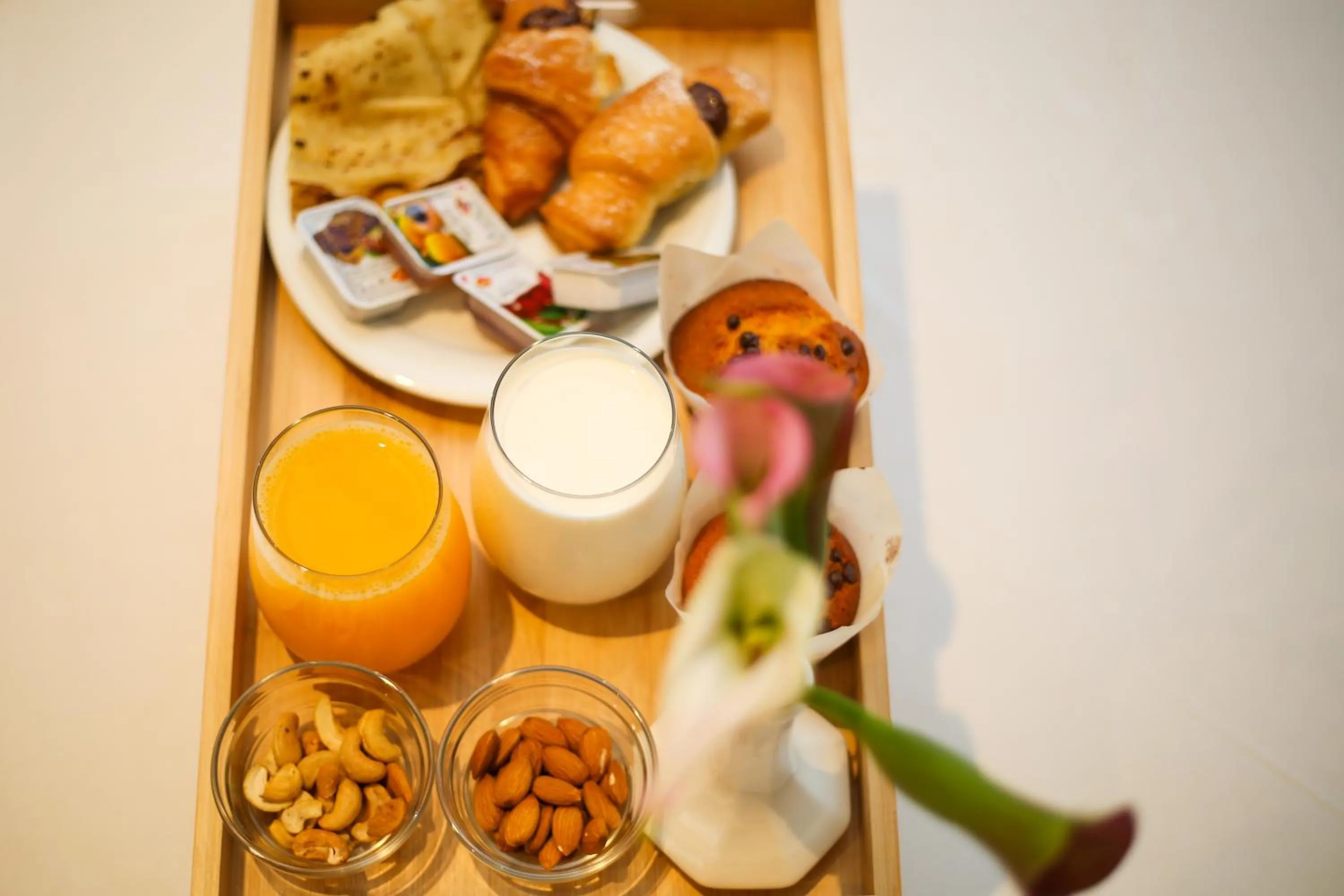 Coffee/tea facilities in Aliko Hotel