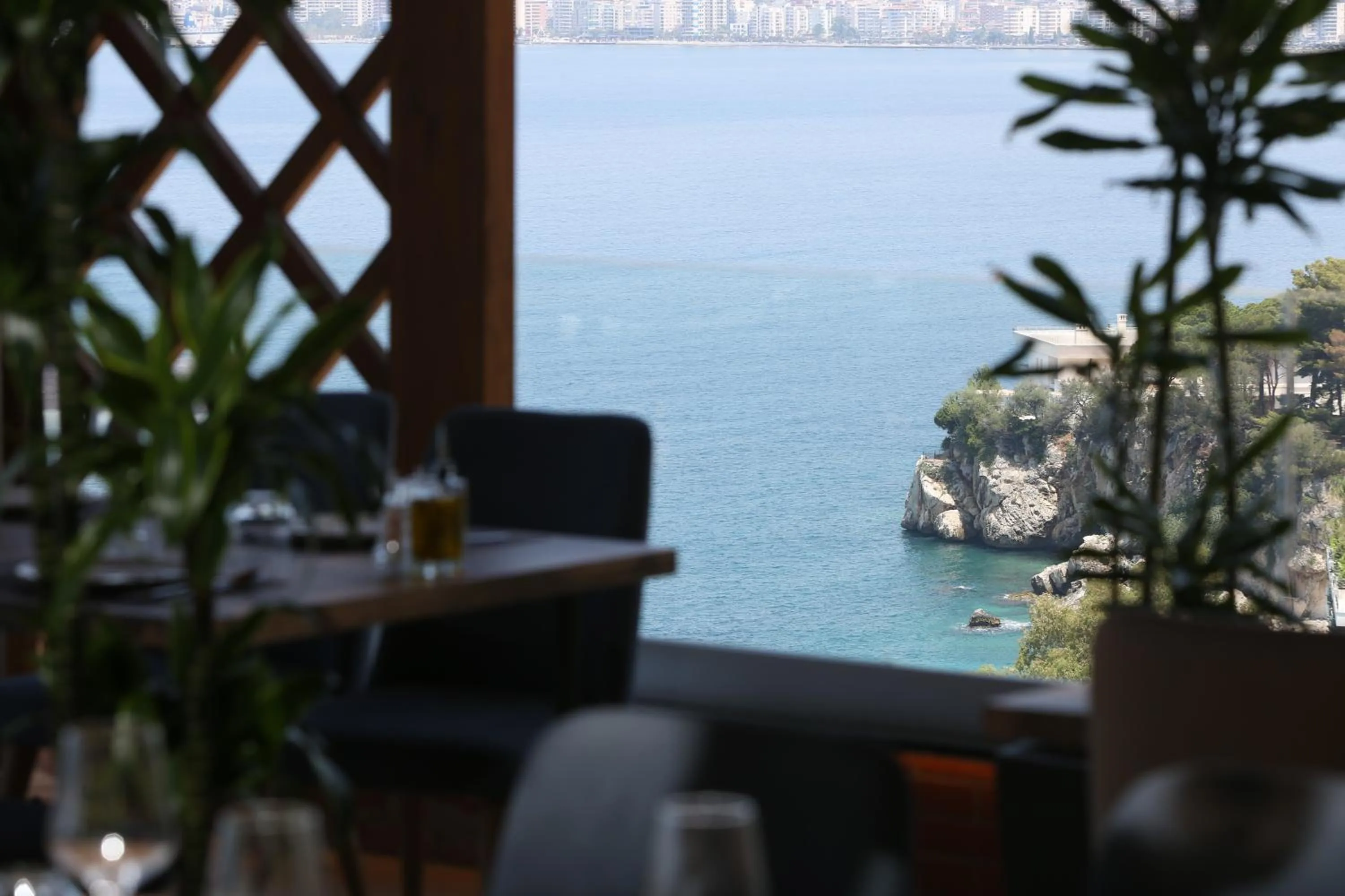 Restaurant/places to eat in Aliko Hotel