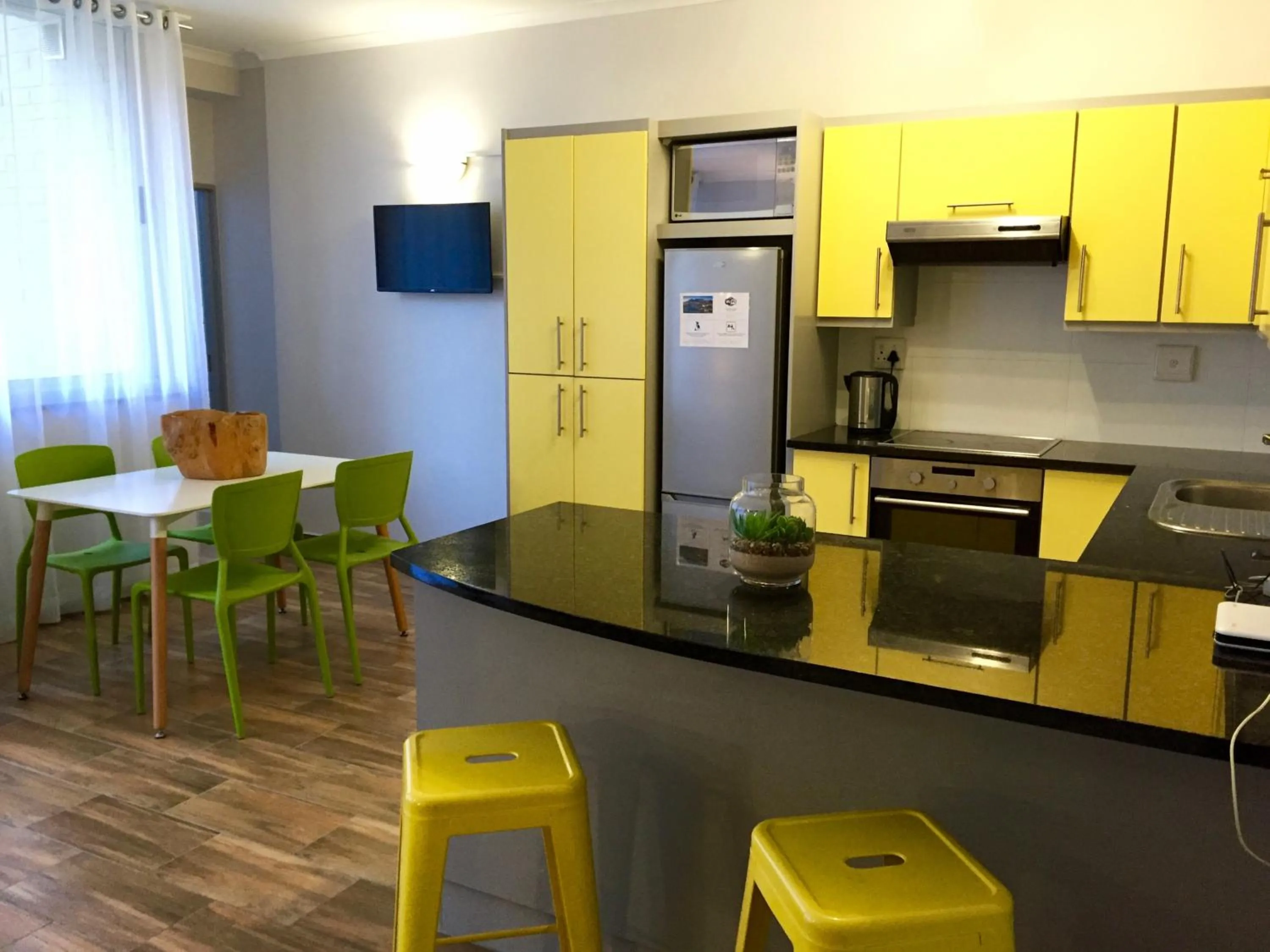 Kitchen or kitchenette in Urban Oasis at Perspectives