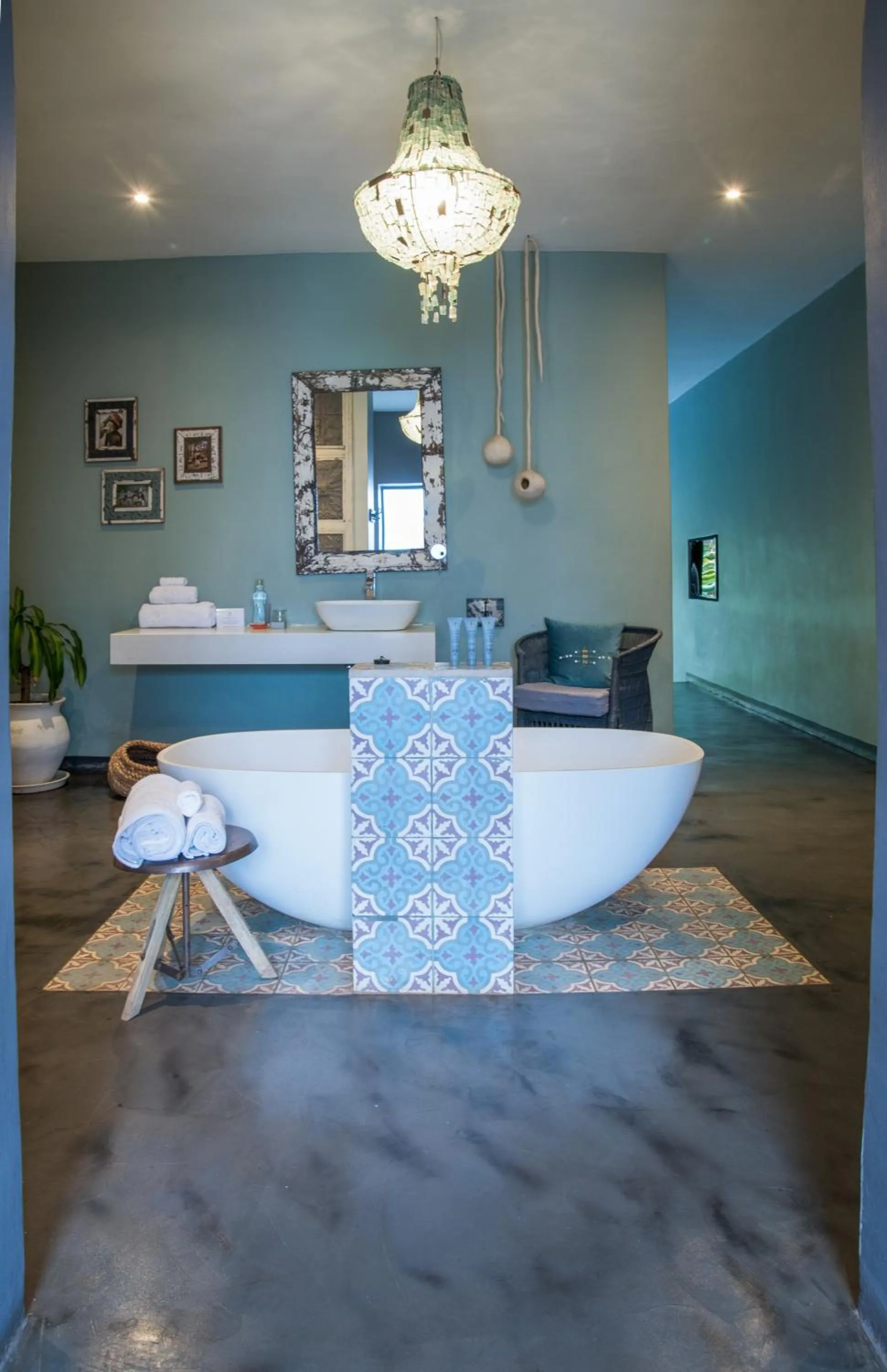 Bathroom in Latitude 13 Degrees