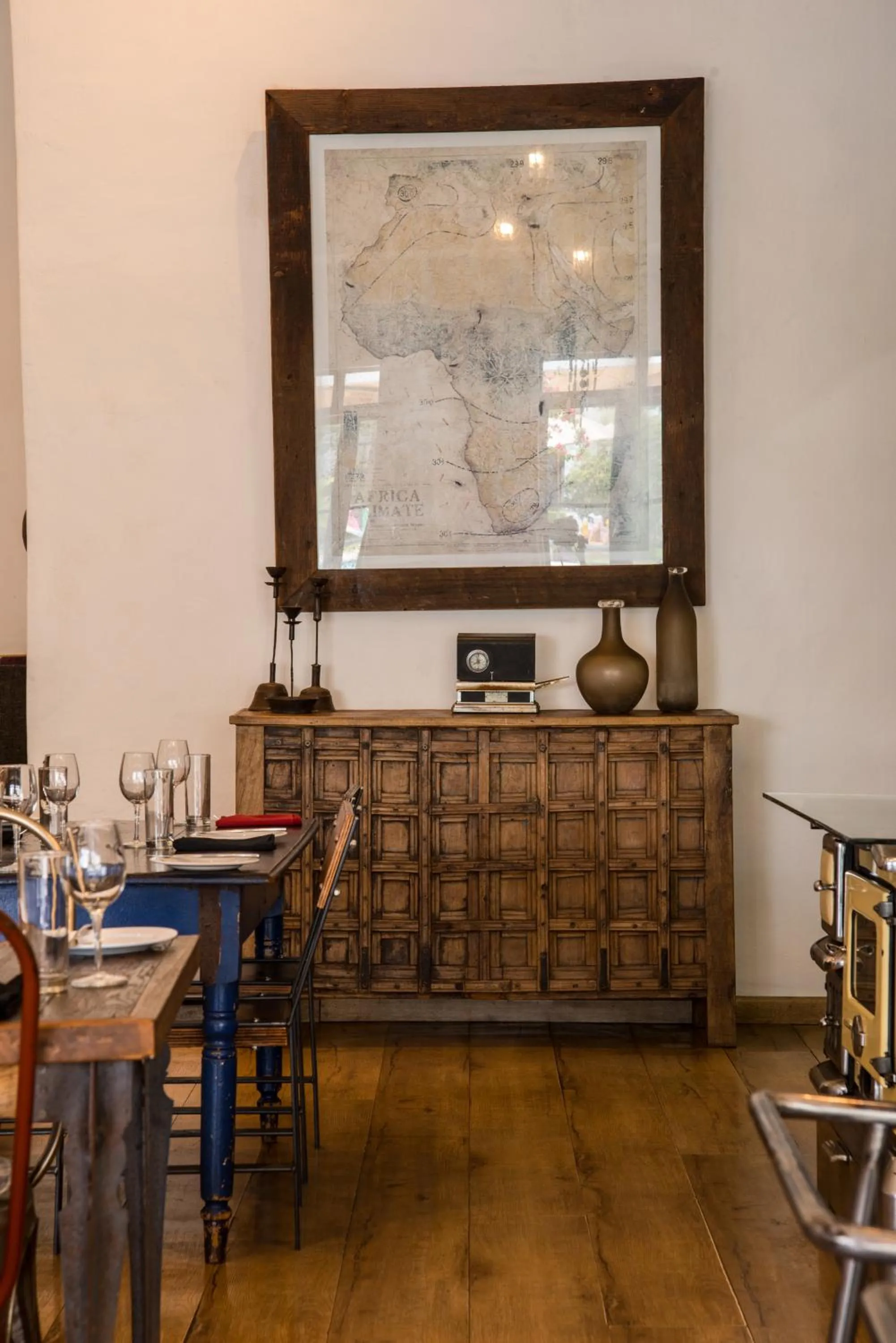 Restaurant/places to eat in Latitude 13 Degrees