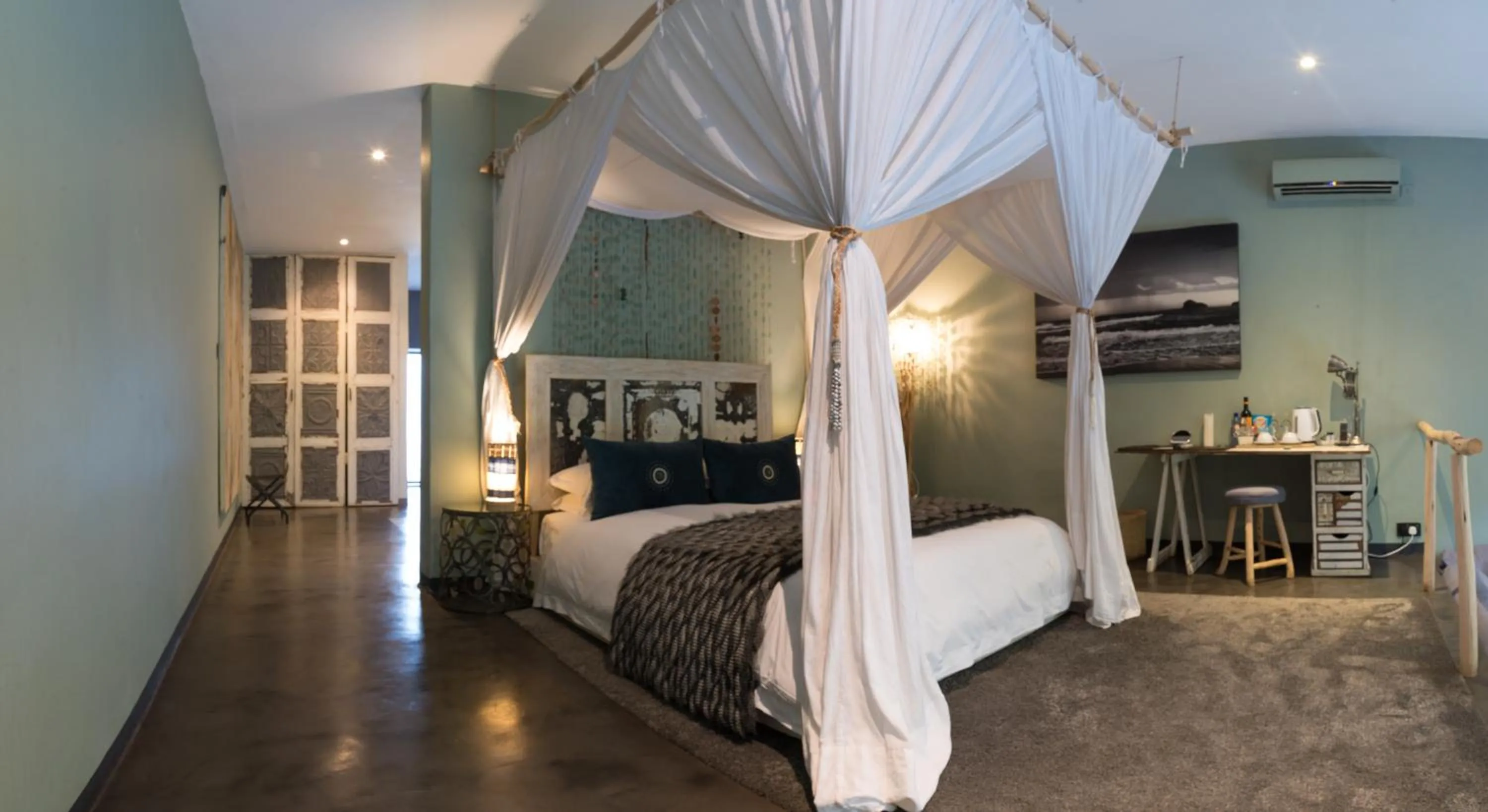 Bathroom, Bed in Latitude 13 Degrees