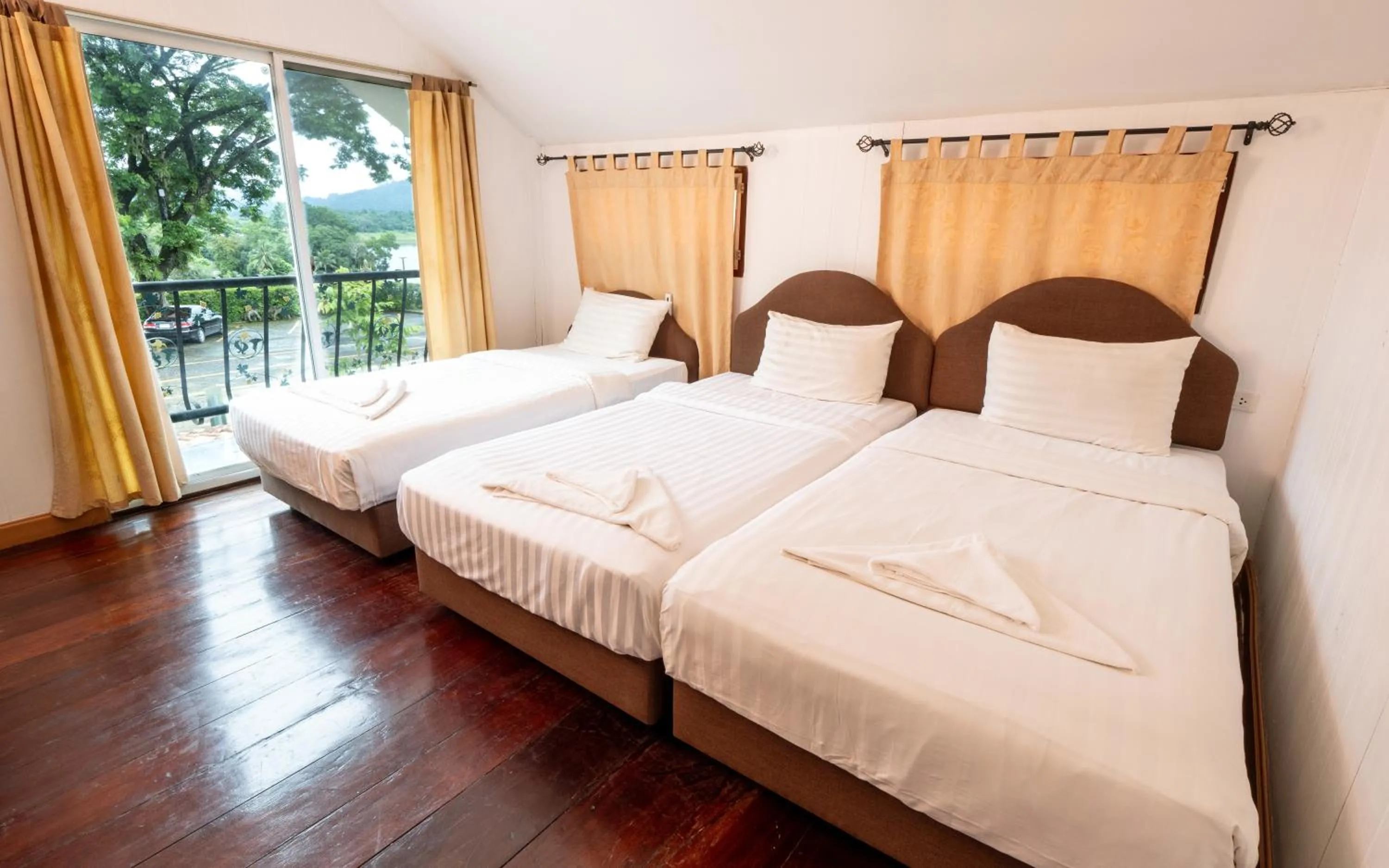 Three-Bedroom Villa in Samprasob Resort