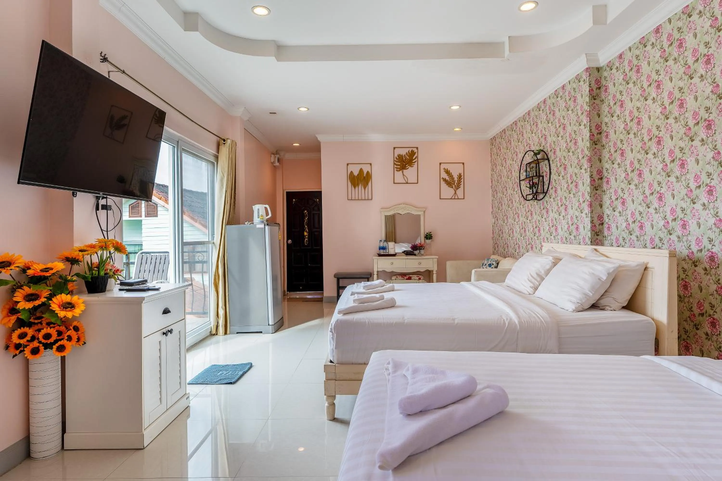 Queen Room with Garden View in Samprasob Resort