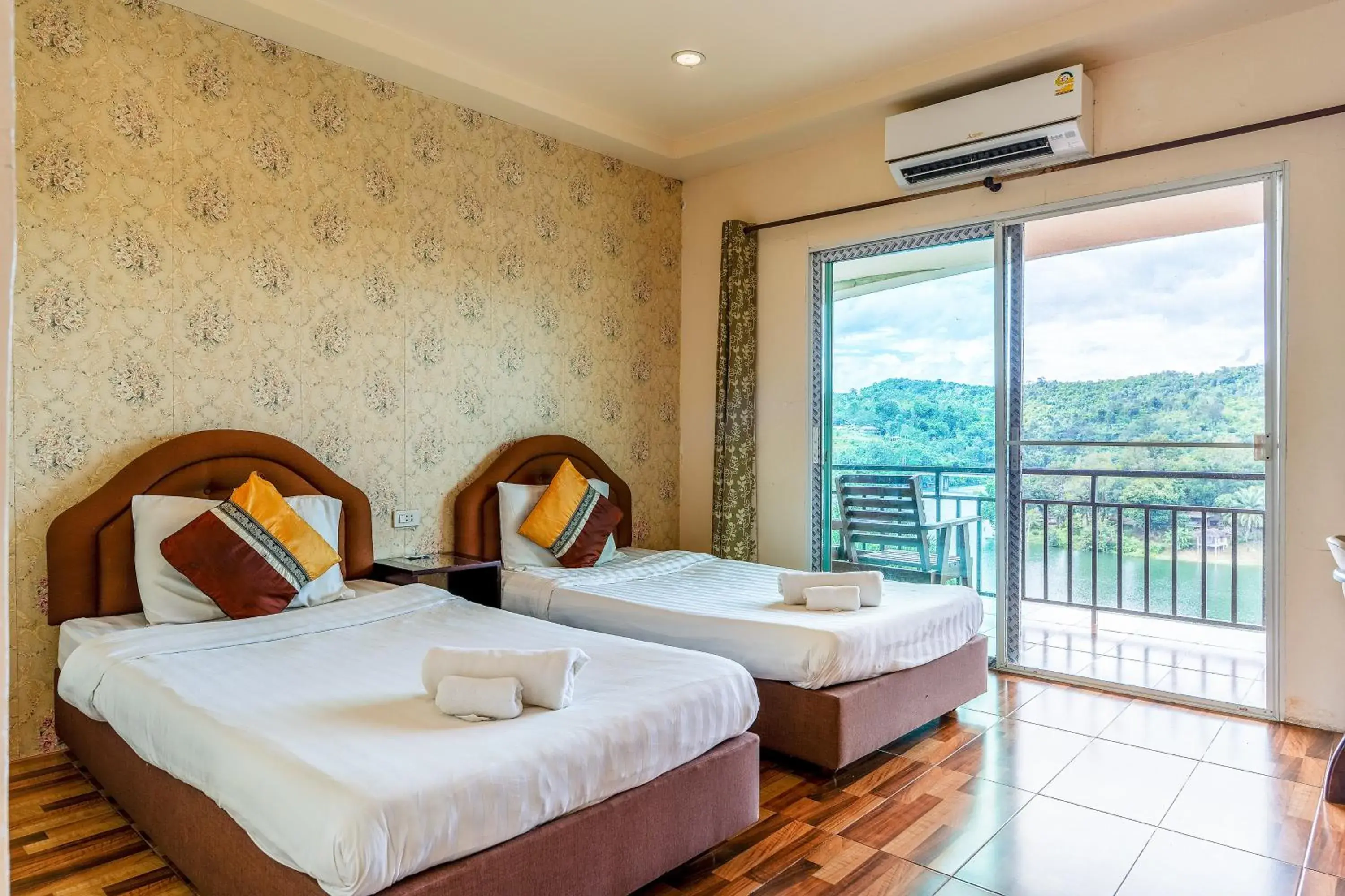 Standard Twin Room in Samprasob Resort Standard Twin Room in Samprasob Resort