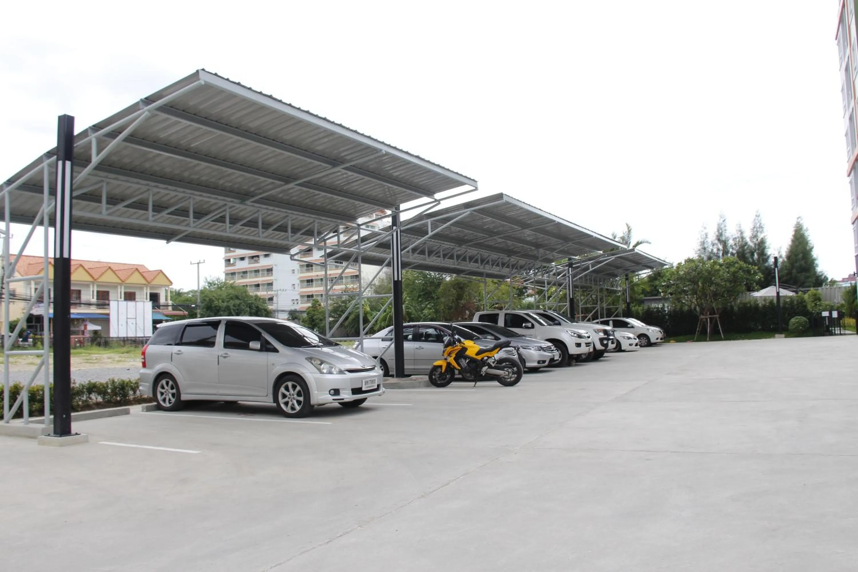 Area and facilities in The Precious