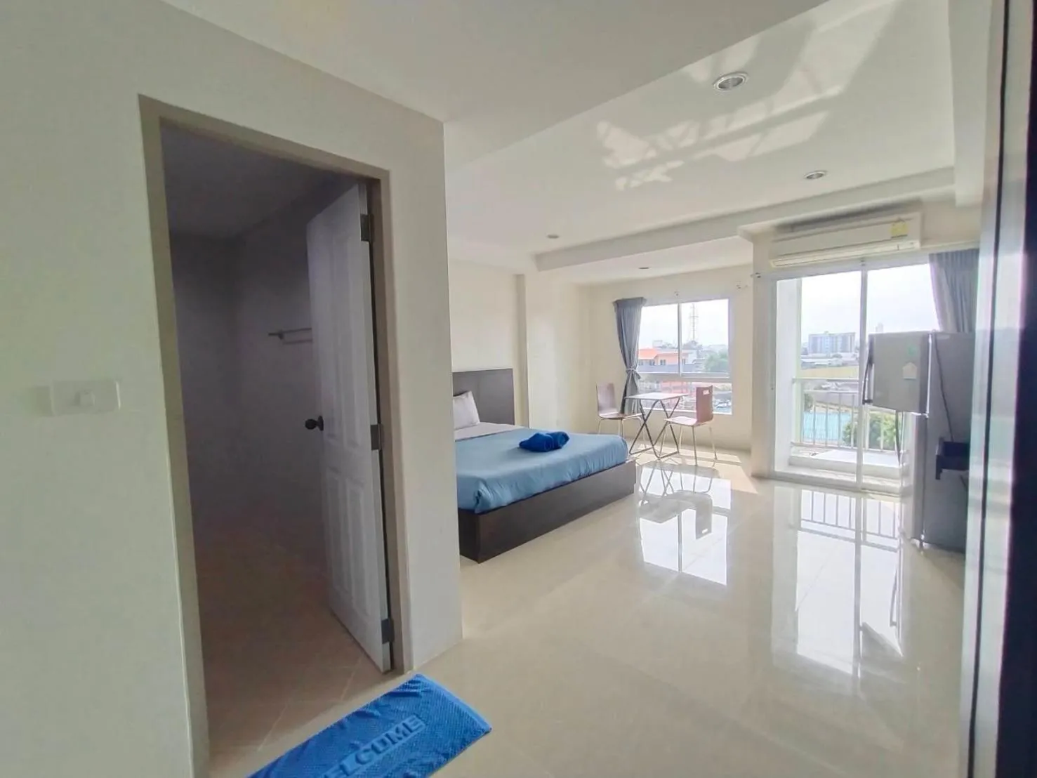 Property building, Bed in The Precious