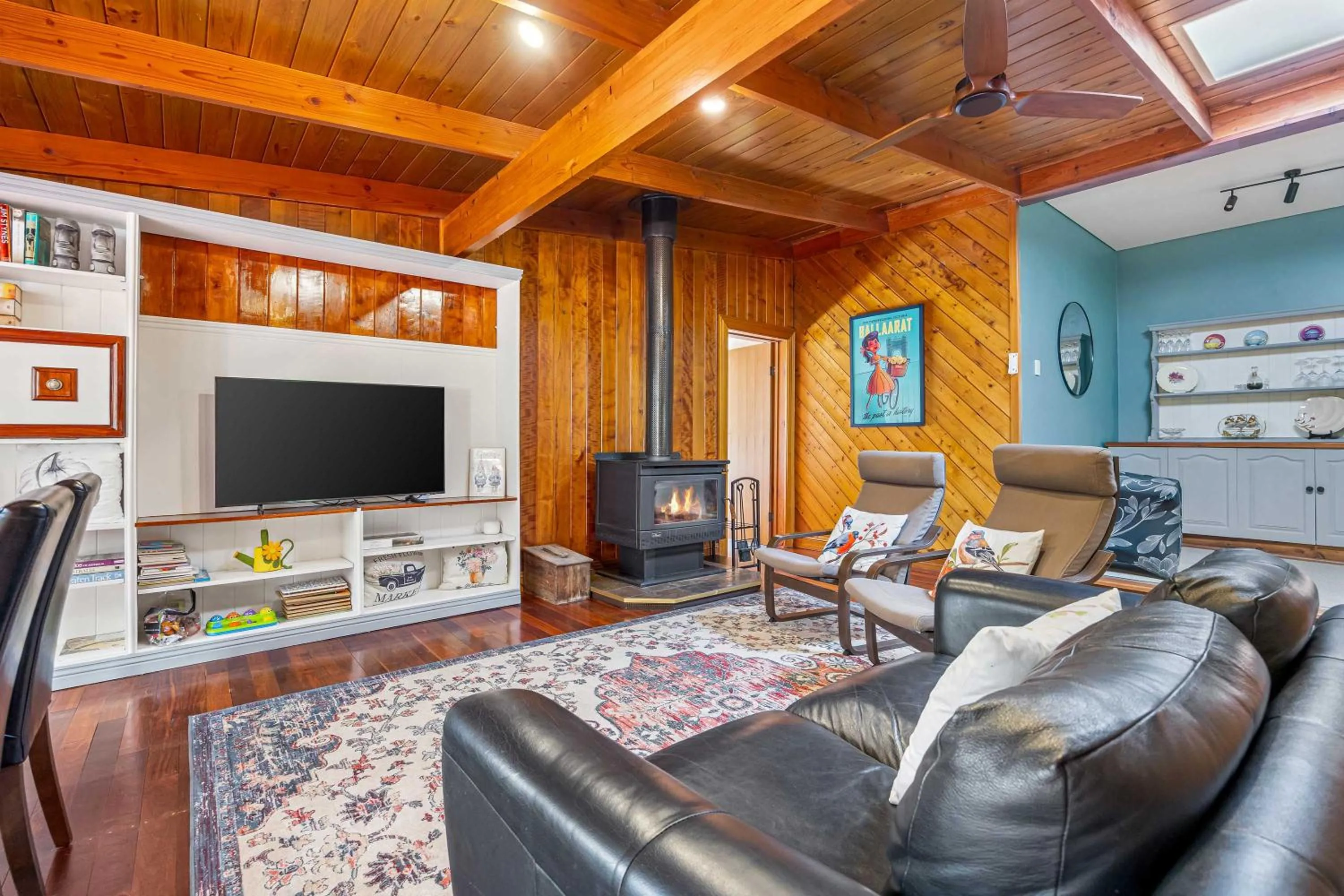 Communal lounge/ TV room in Ballarat Cottages